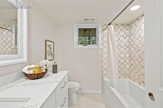 1935 Chateau Point Court