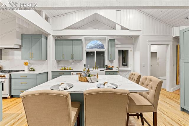 1935 Chateau Point Court