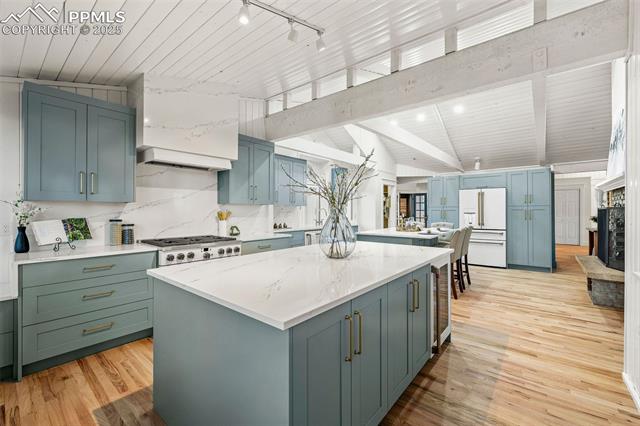 1935 Chateau Point Court