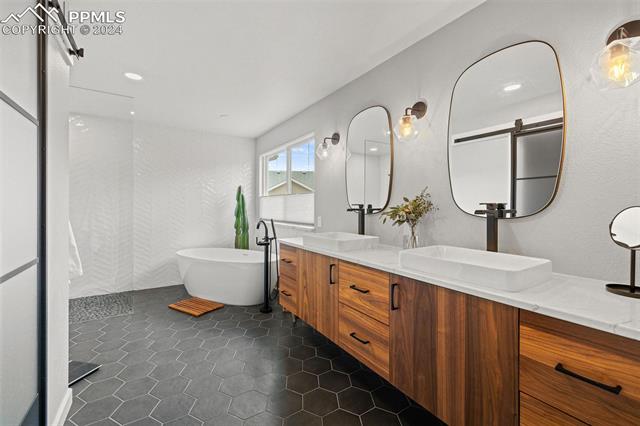 2180 Kittridge Avenue