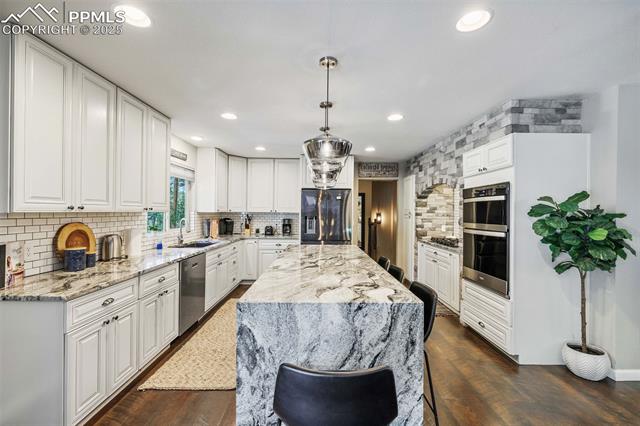 6940 Franciville Road