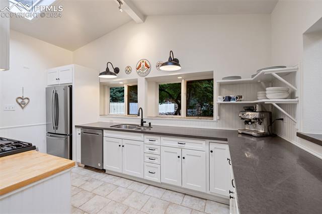 2 Winfield Avenue