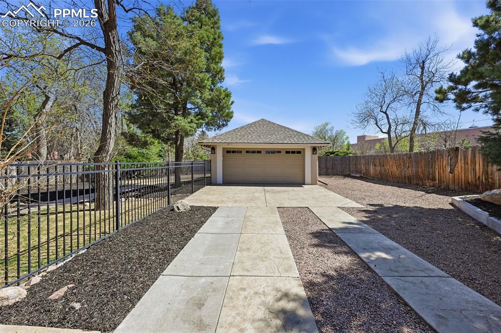1411 Mesa Avenue