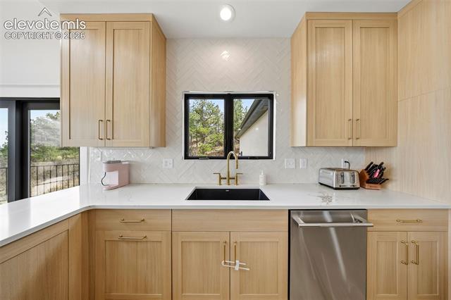 2220 Cape Pine Way