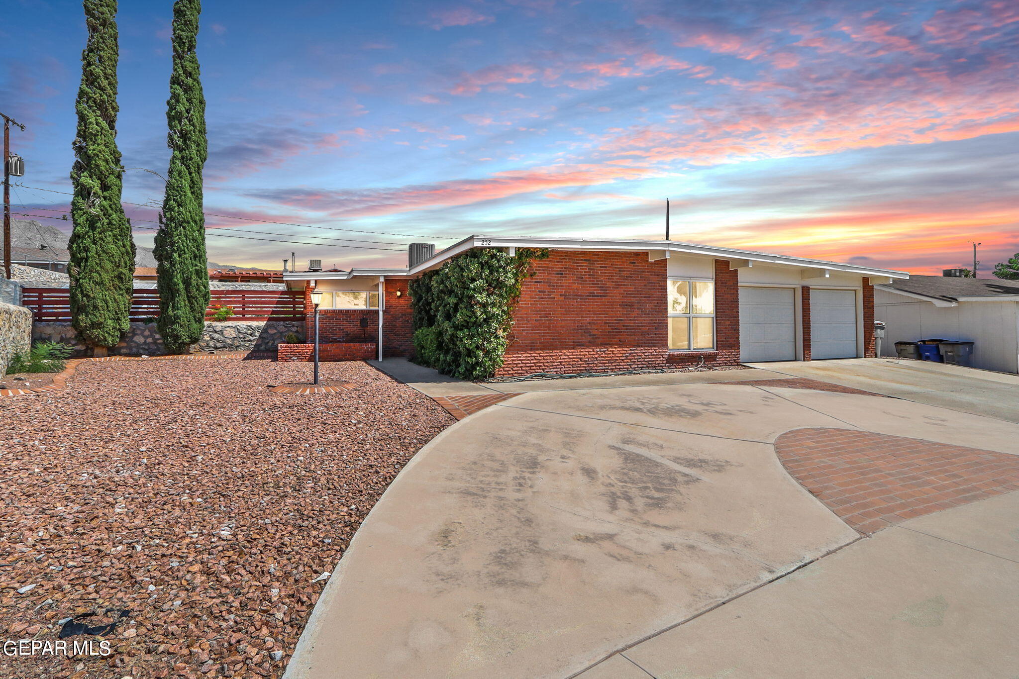 252 Viking Drive