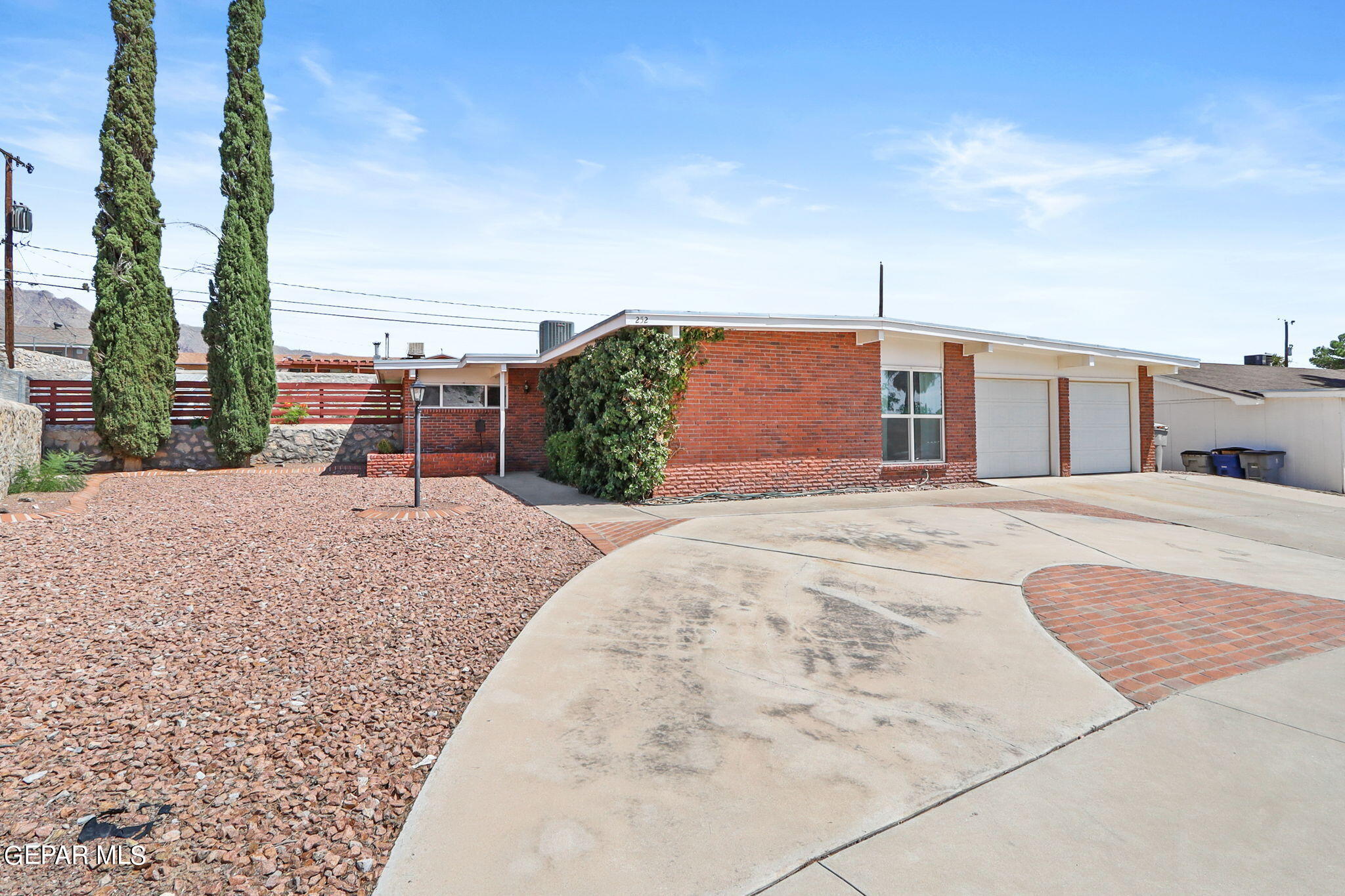 252 Viking Drive