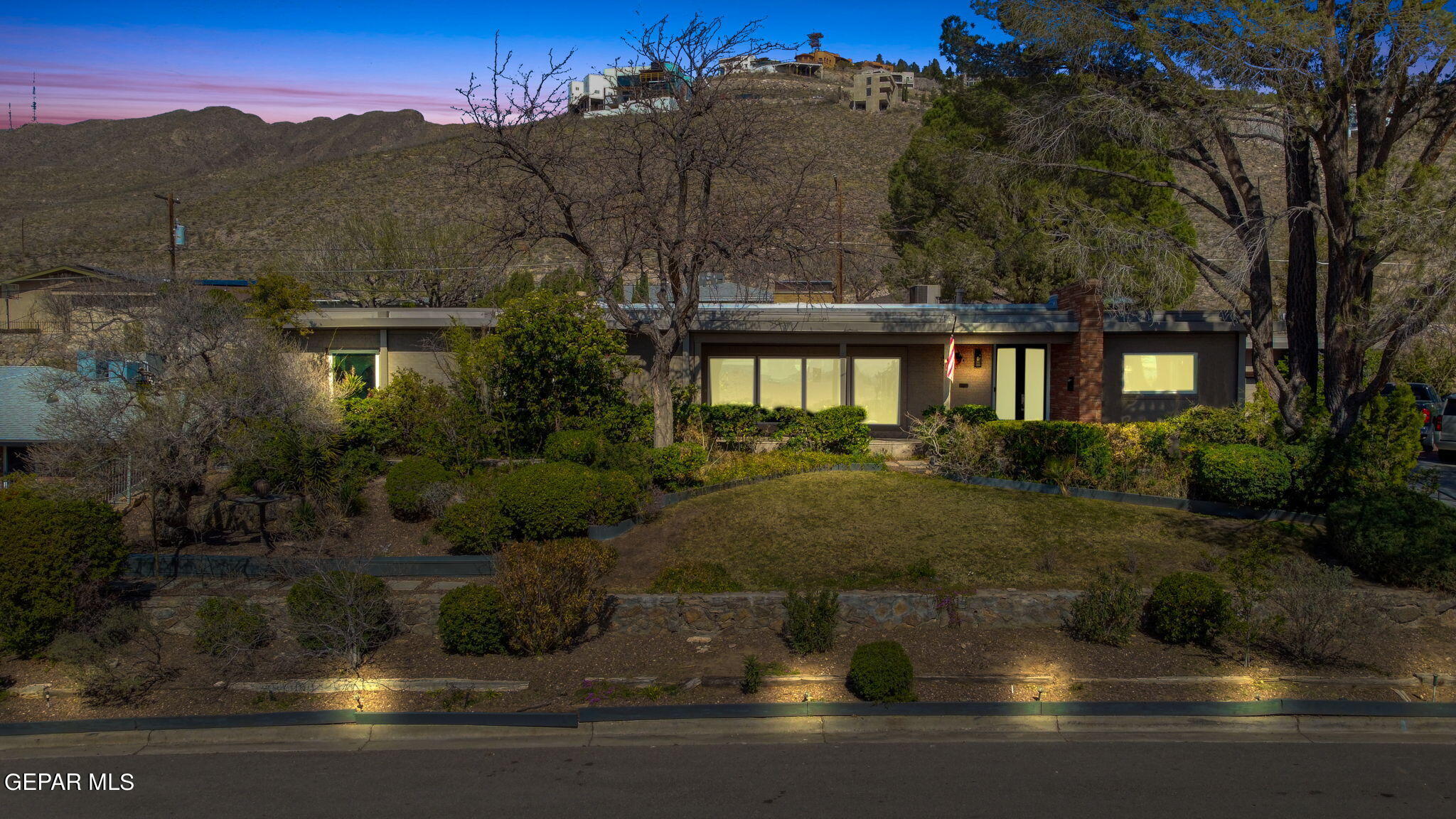 3940 FLAMINGO Drive