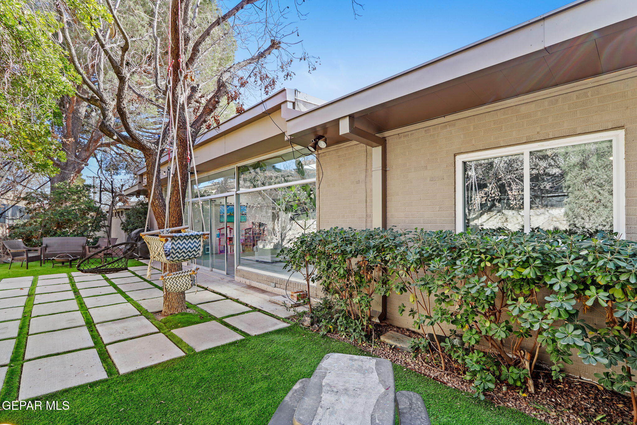 3940 FLAMINGO Drive