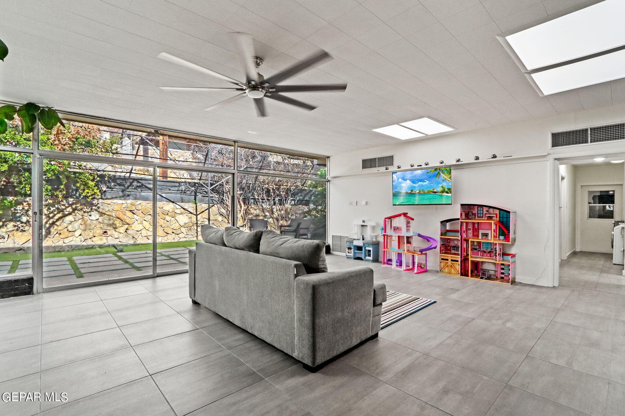 3940 FLAMINGO Drive