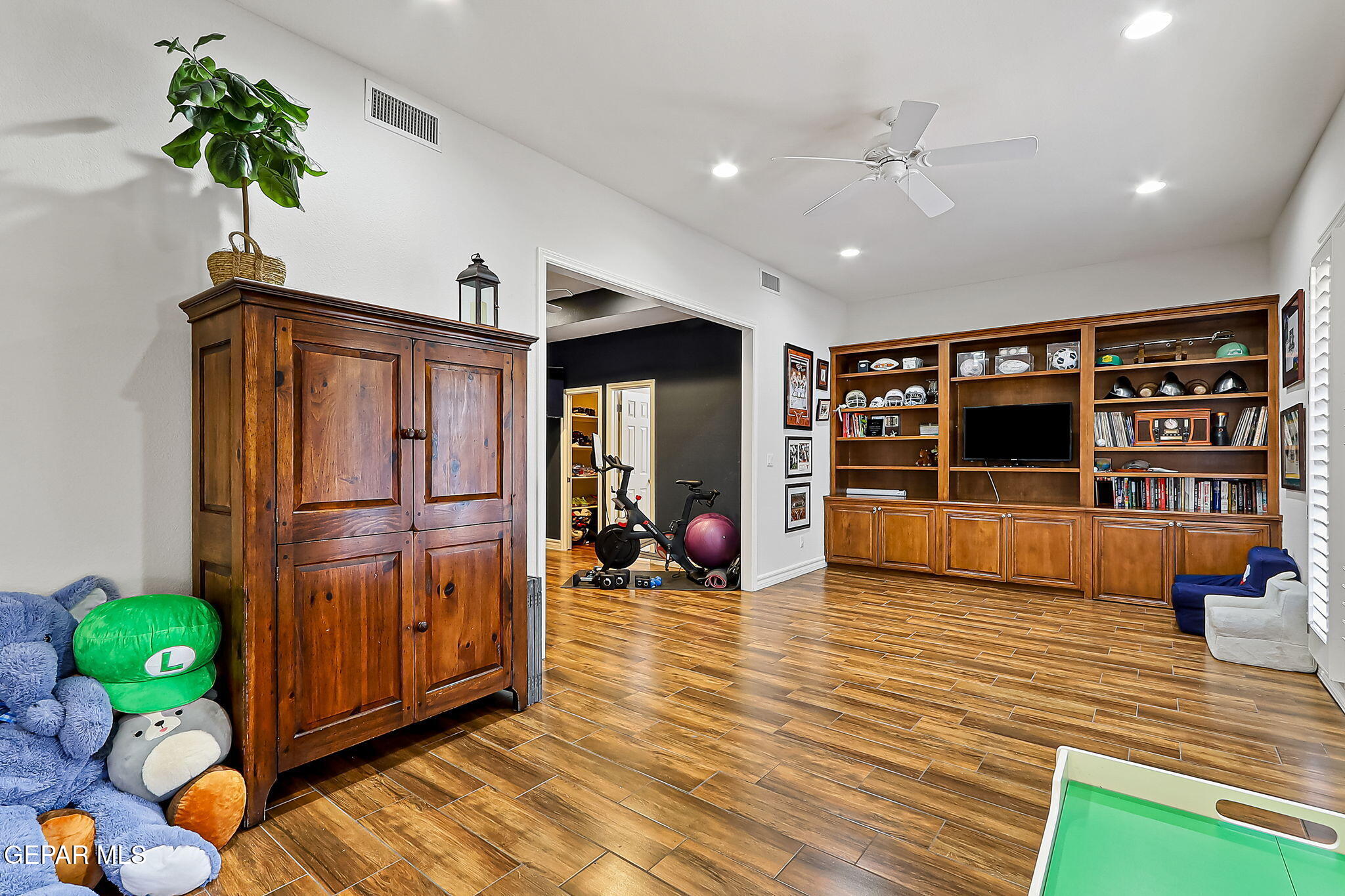 6489 CALLE PLACIDO Drive