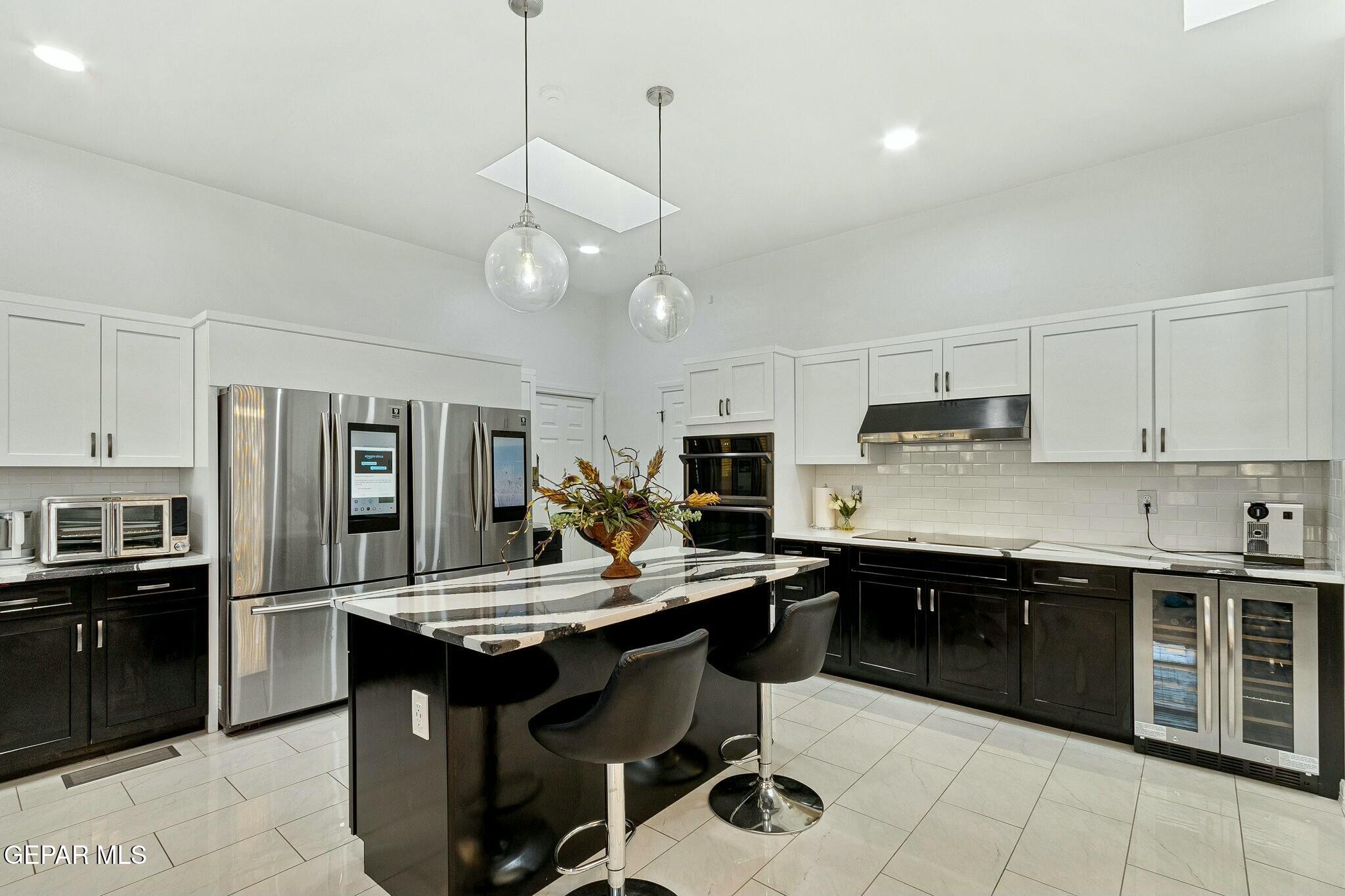 6010 TORREY PINES Drive