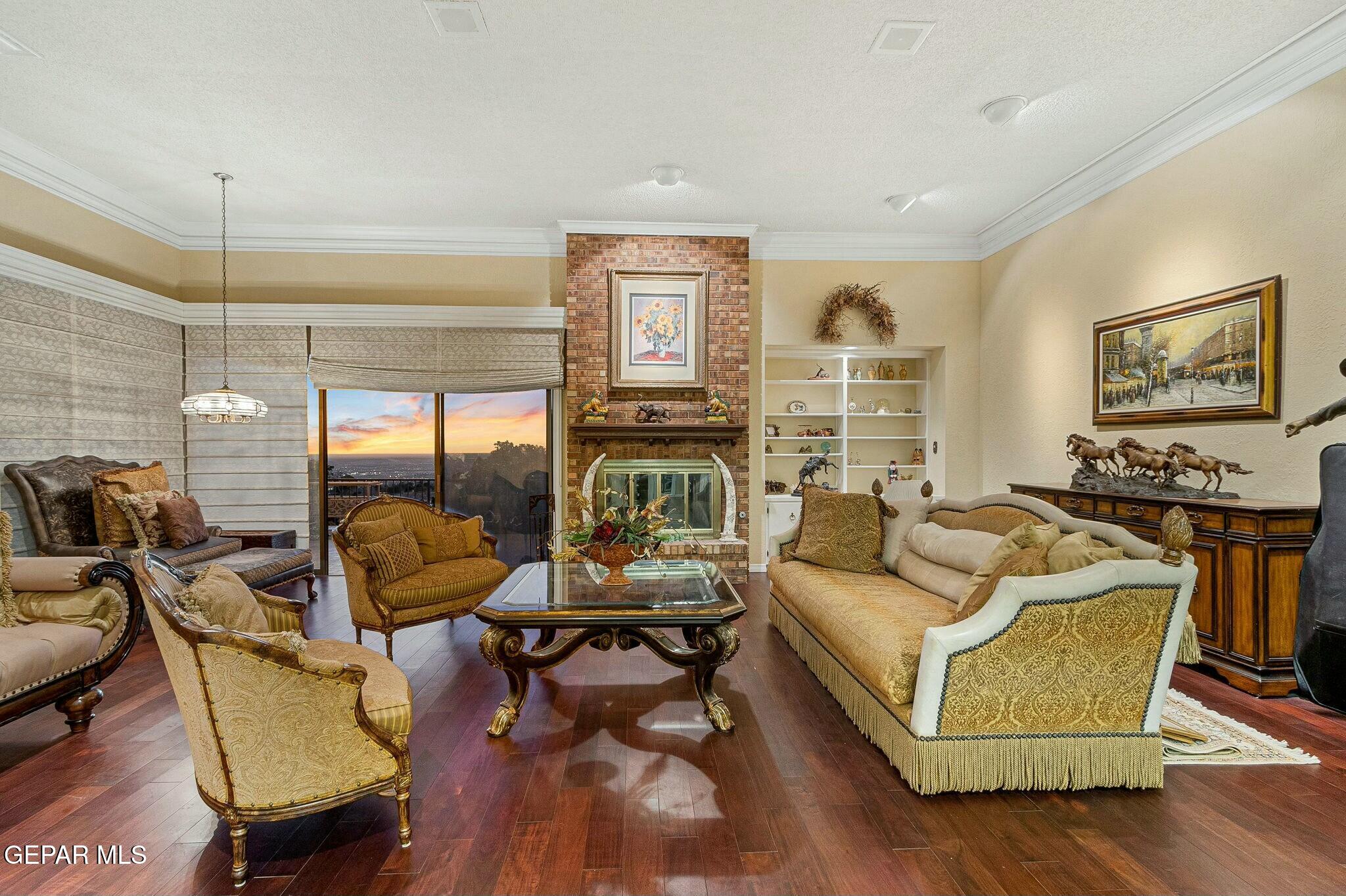 6010 TORREY PINES Drive
