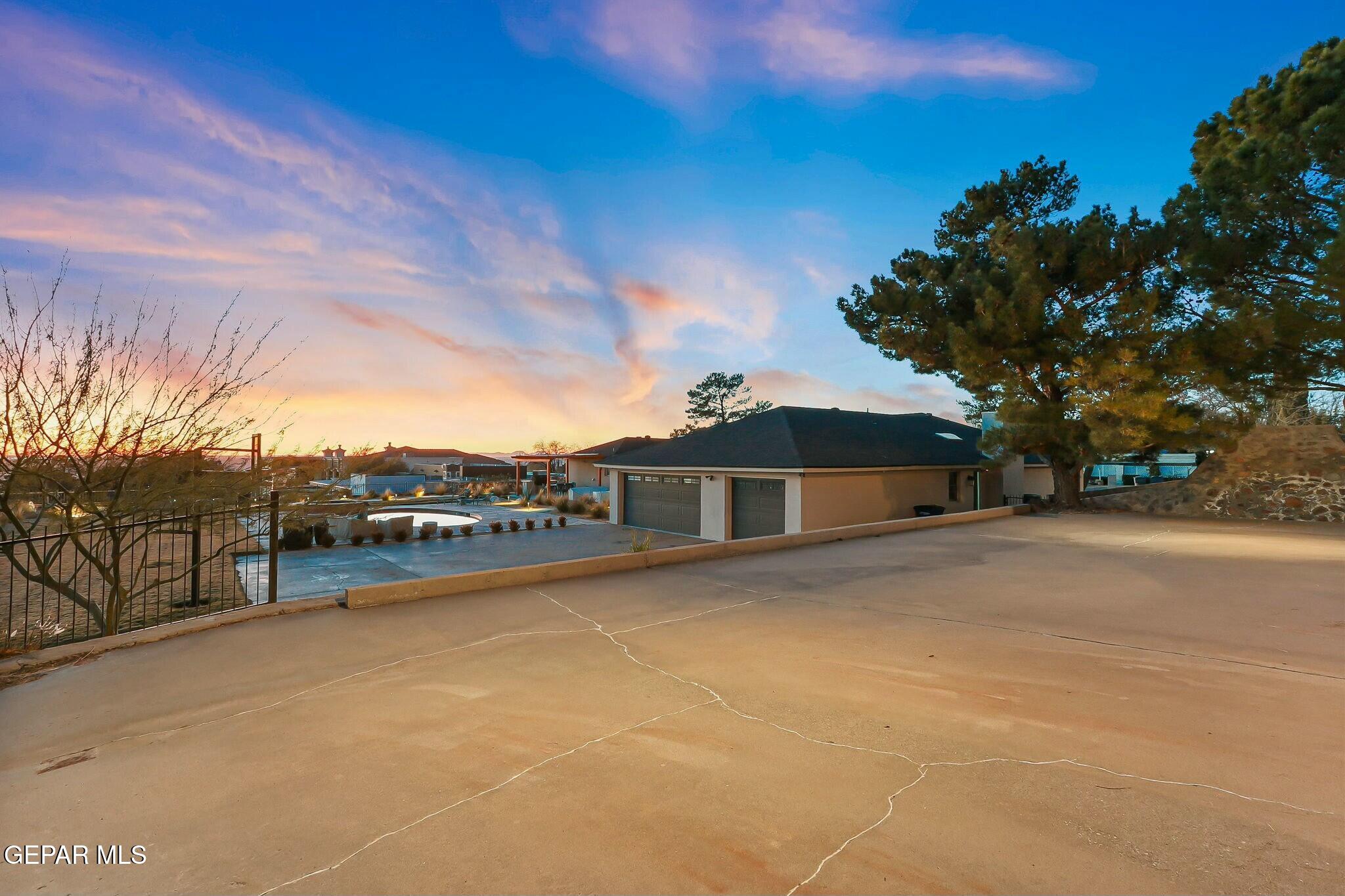 6010 TORREY PINES Drive