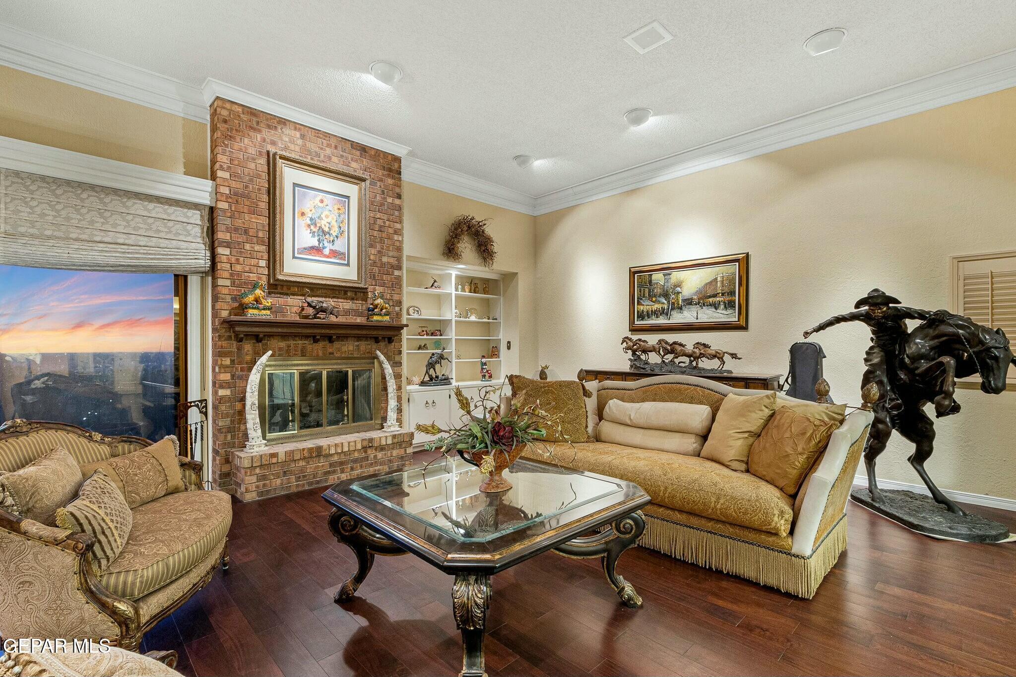 6010 TORREY PINES Drive