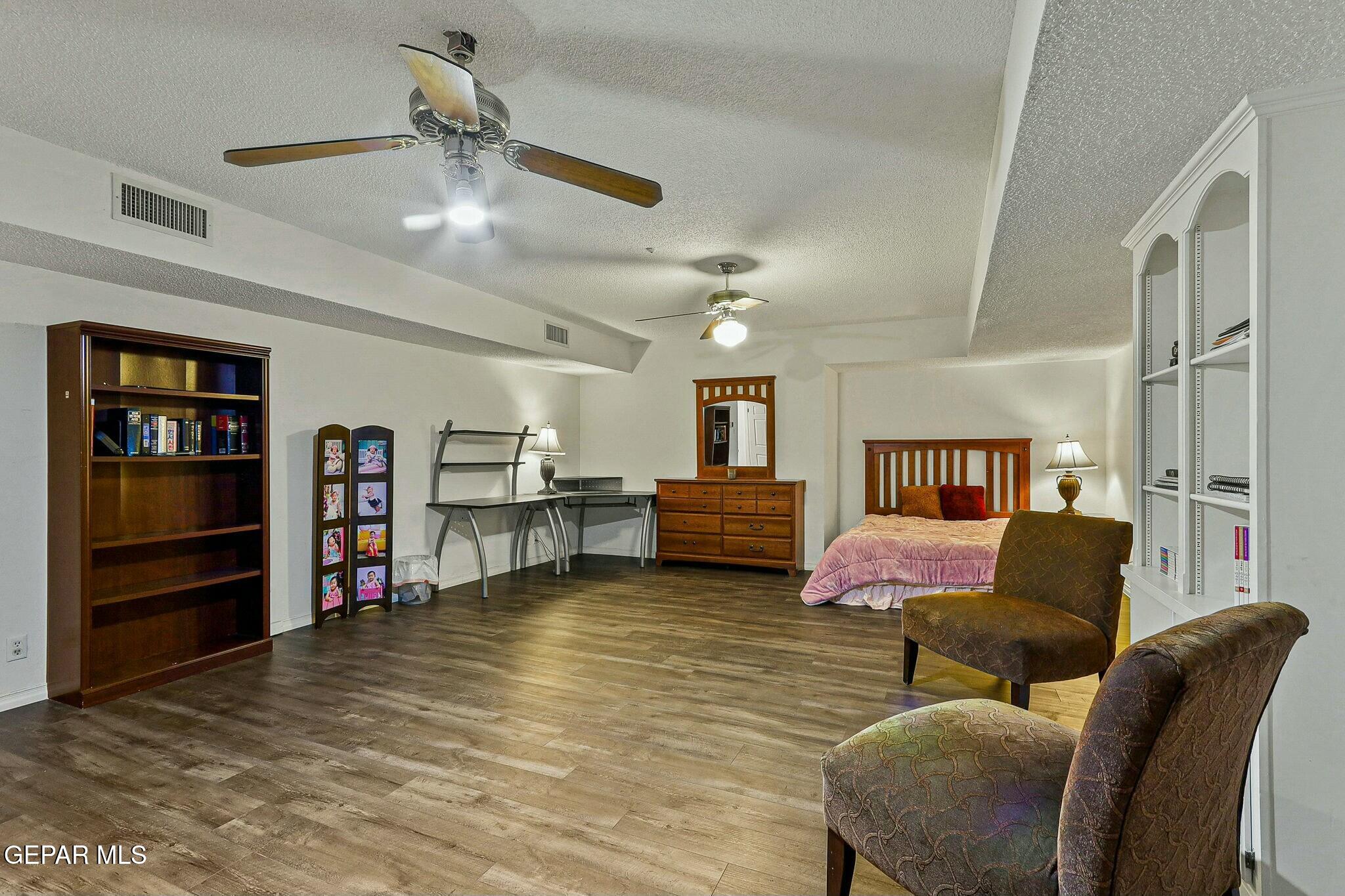 6010 TORREY PINES Drive