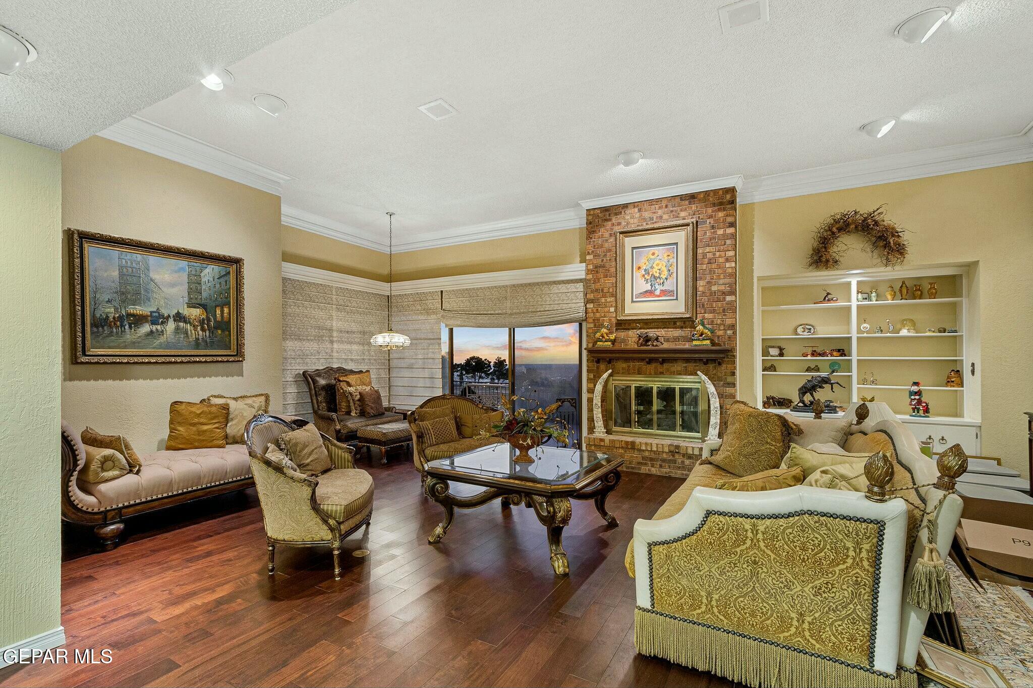 6010 TORREY PINES Drive