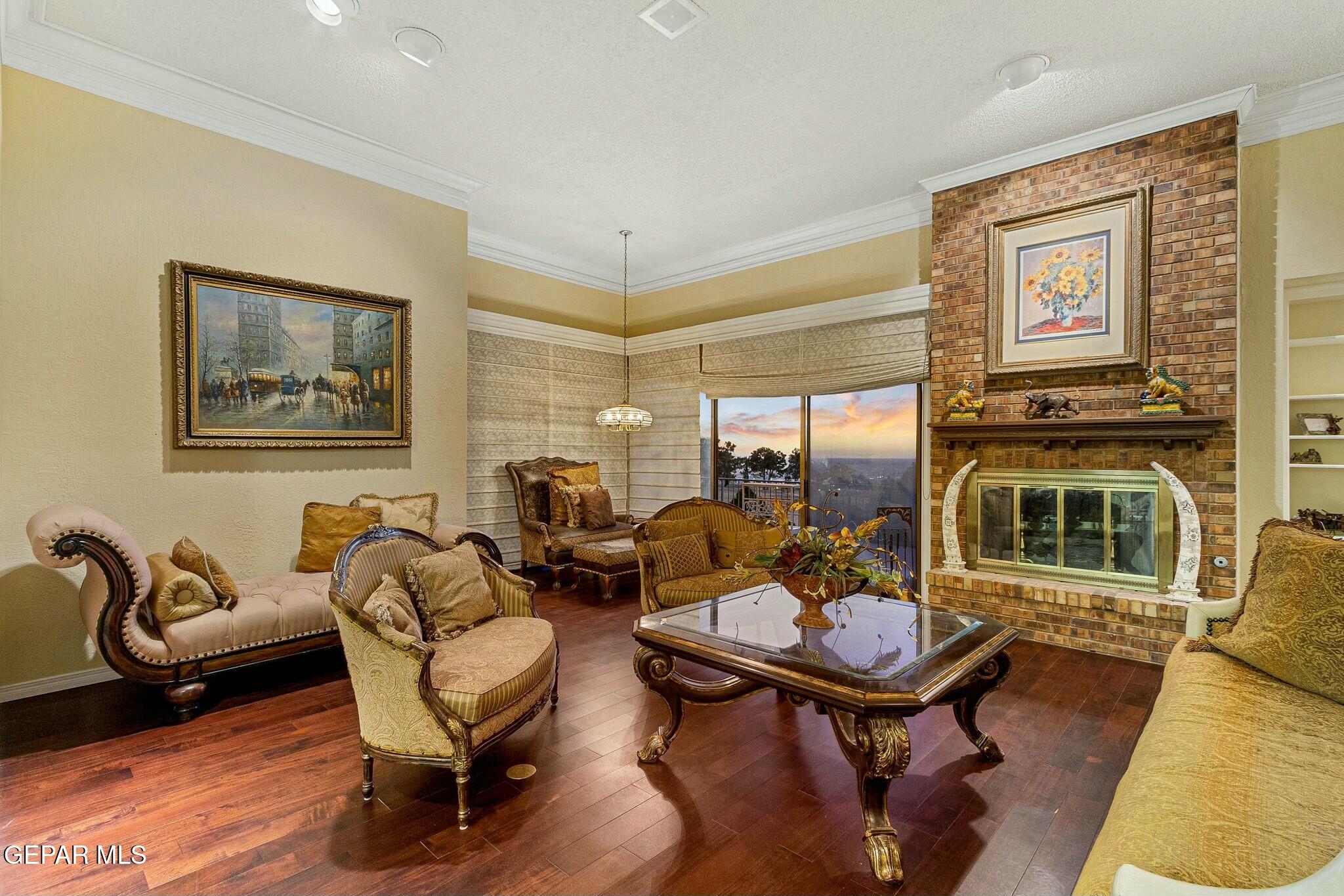 6010 TORREY PINES Drive