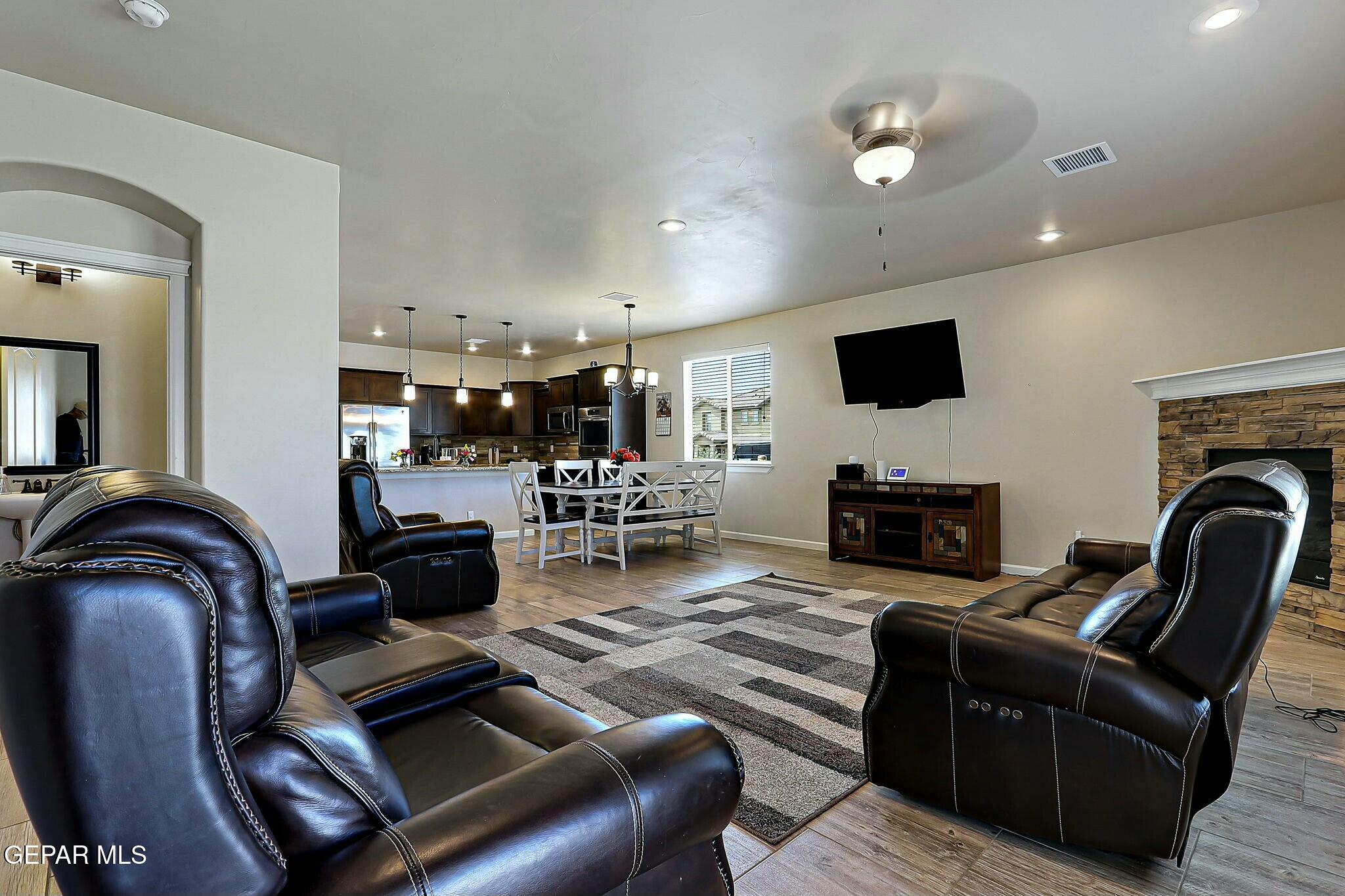 2178 ENCHANTED BREEZE Drive