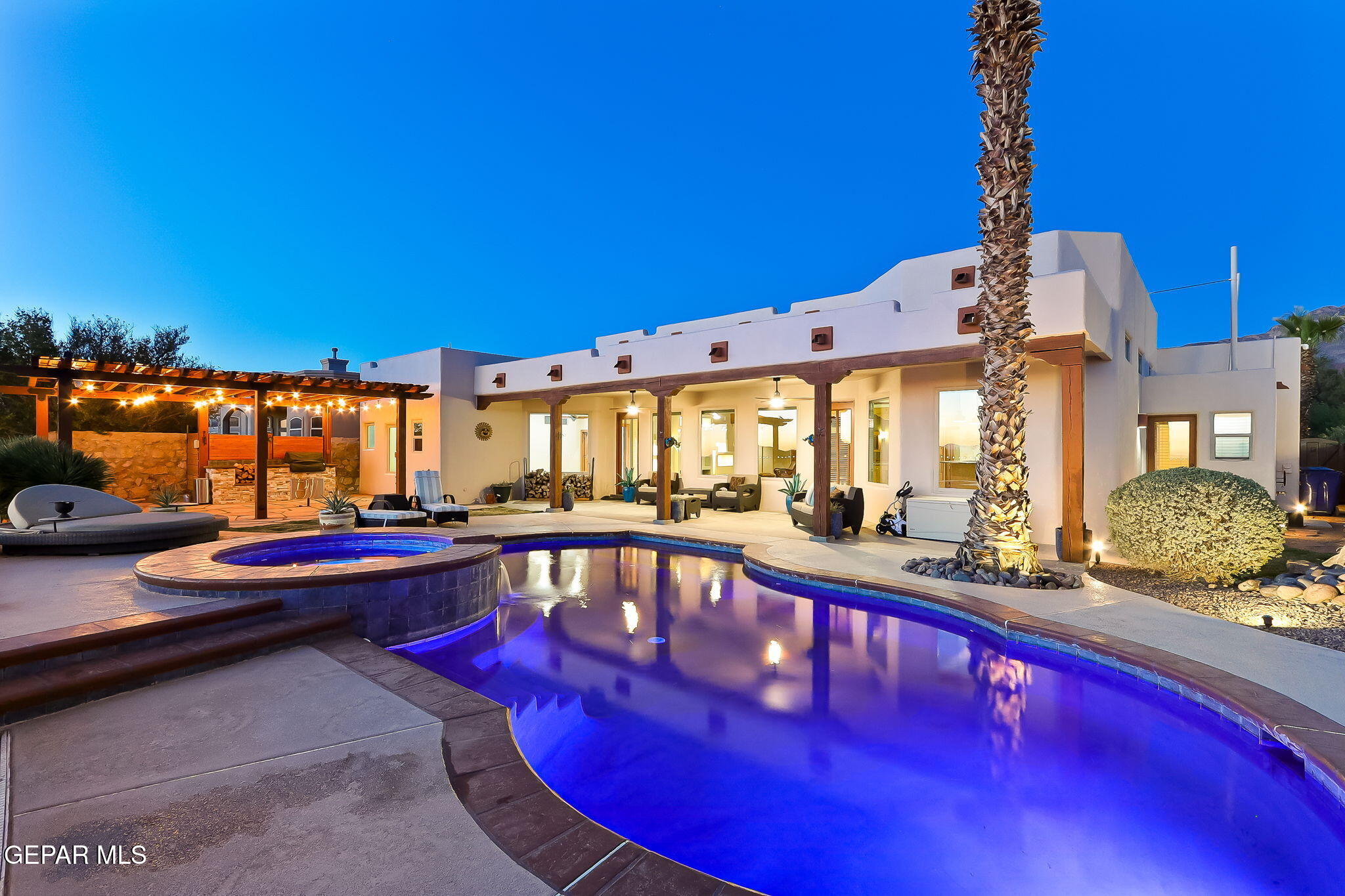1043 CALLE FLOR Place