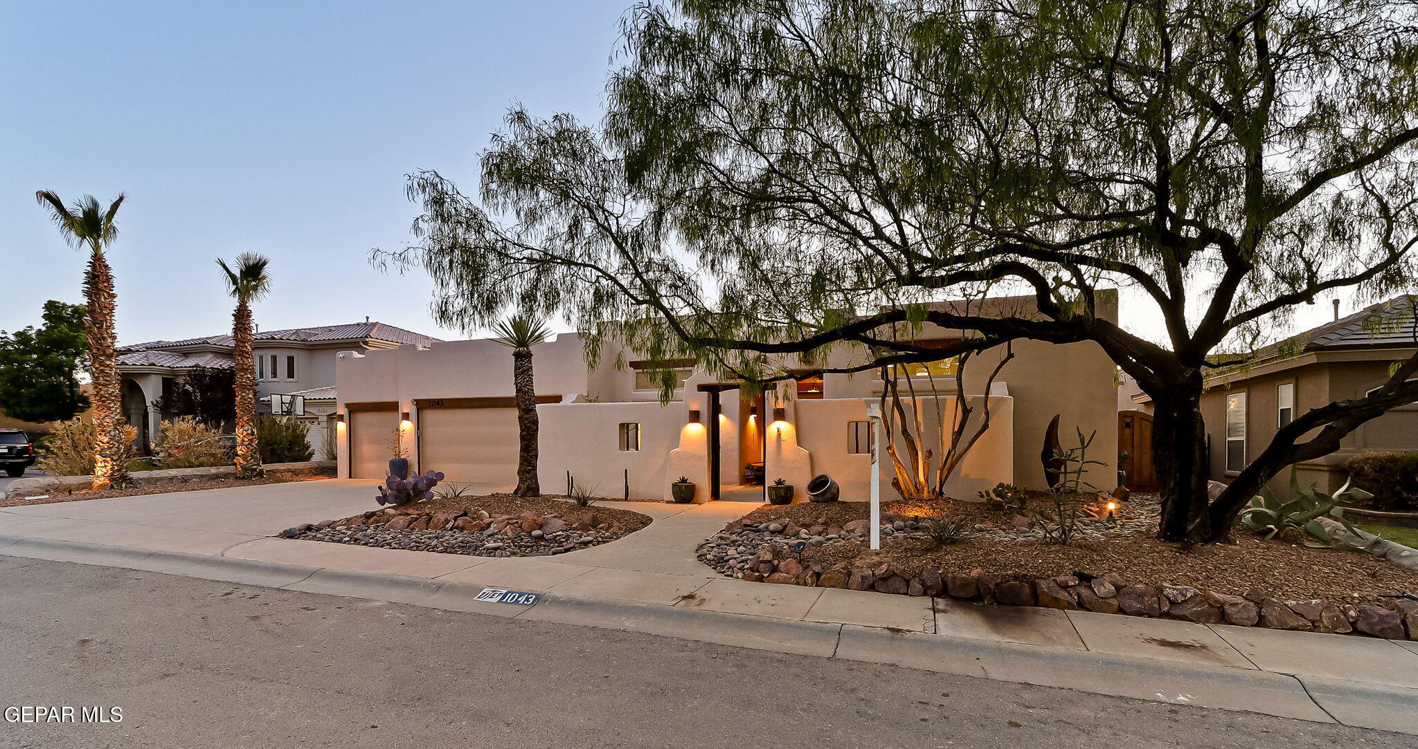 1043 CALLE FLOR Place