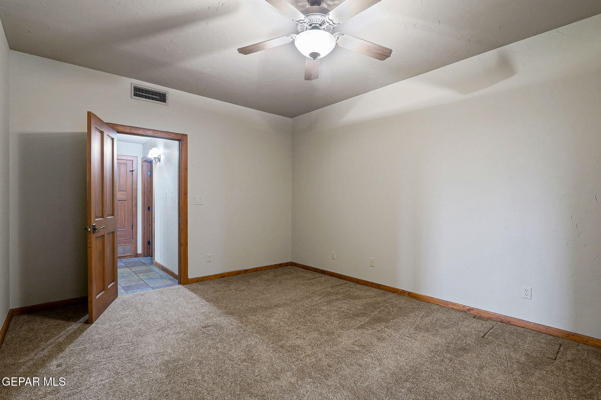 1043 CALLE FLOR Place