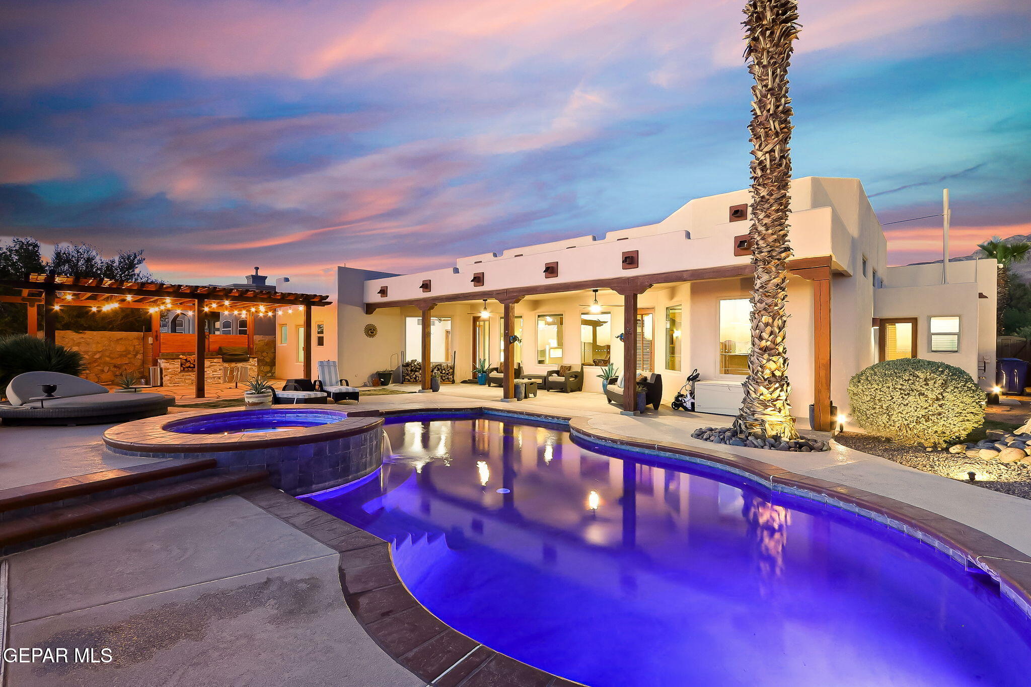 1043 CALLE FLOR Place