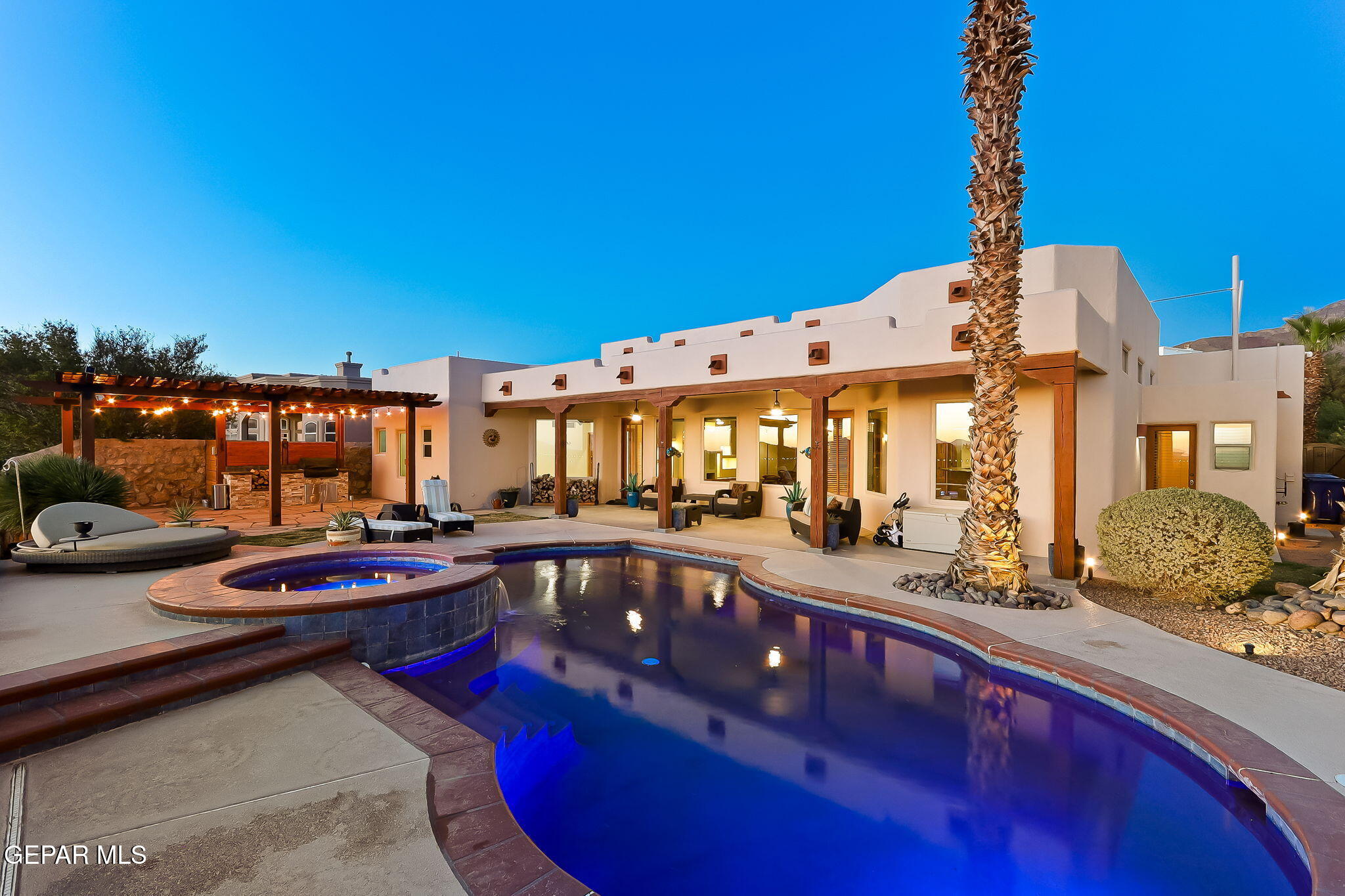 1043 CALLE FLOR Place