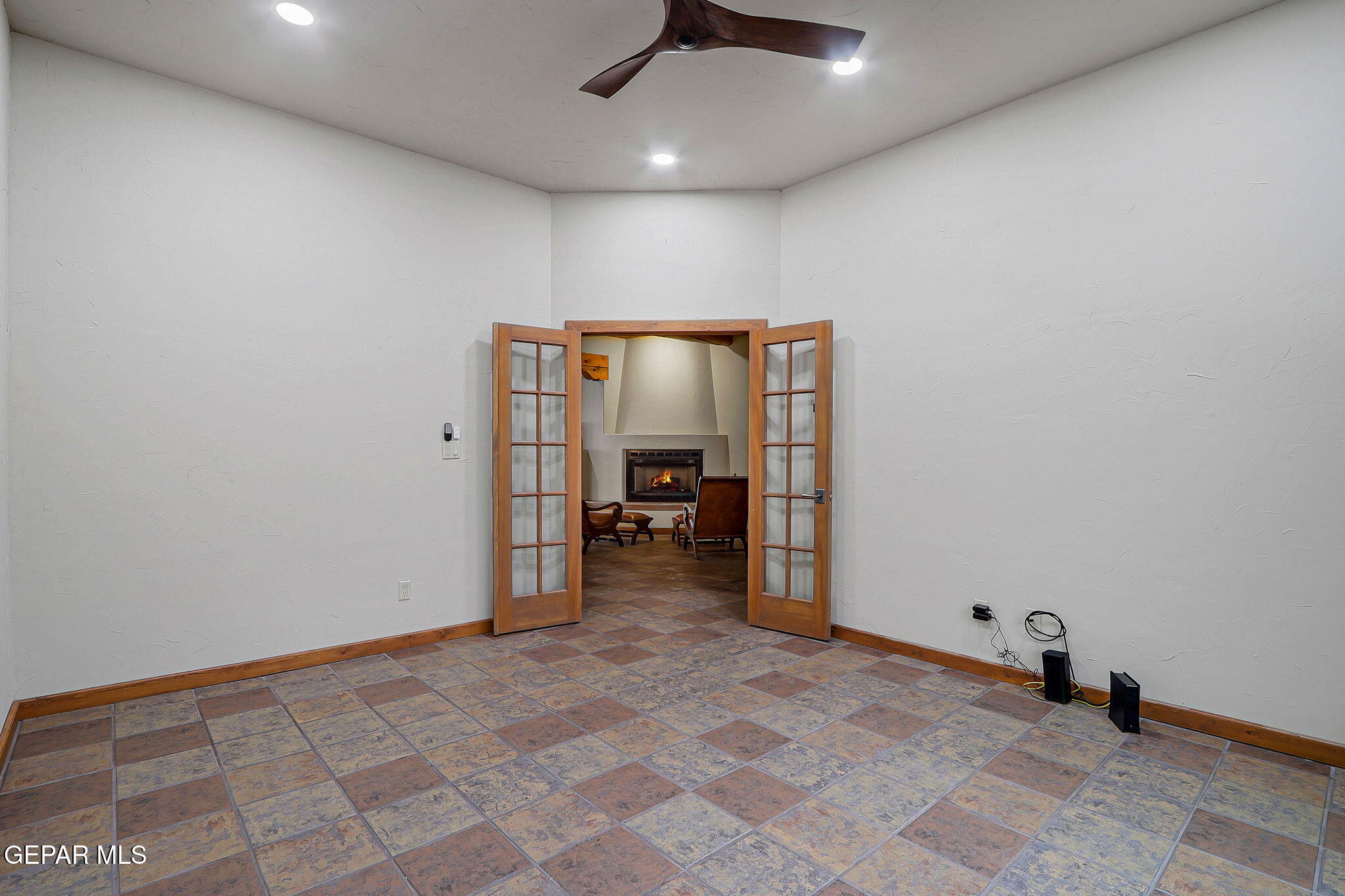 1043 CALLE FLOR Place
