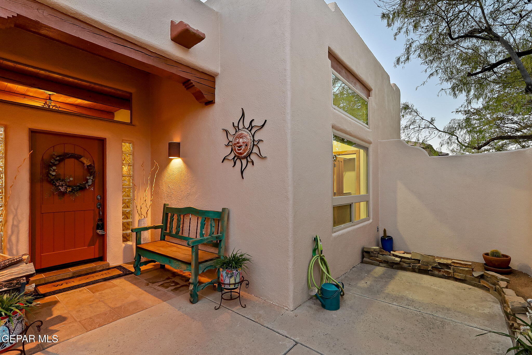 1043 CALLE FLOR Place