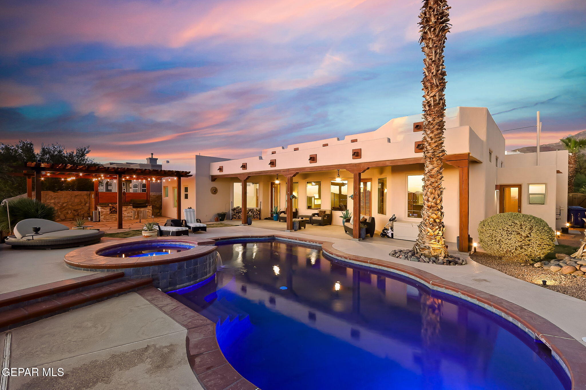 1043 CALLE FLOR Place