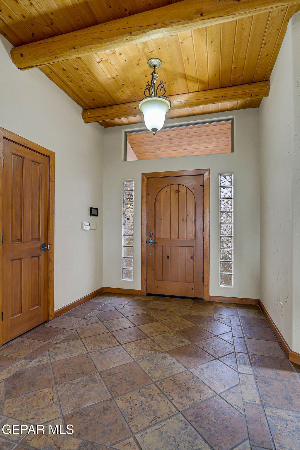 1043 CALLE FLOR Place