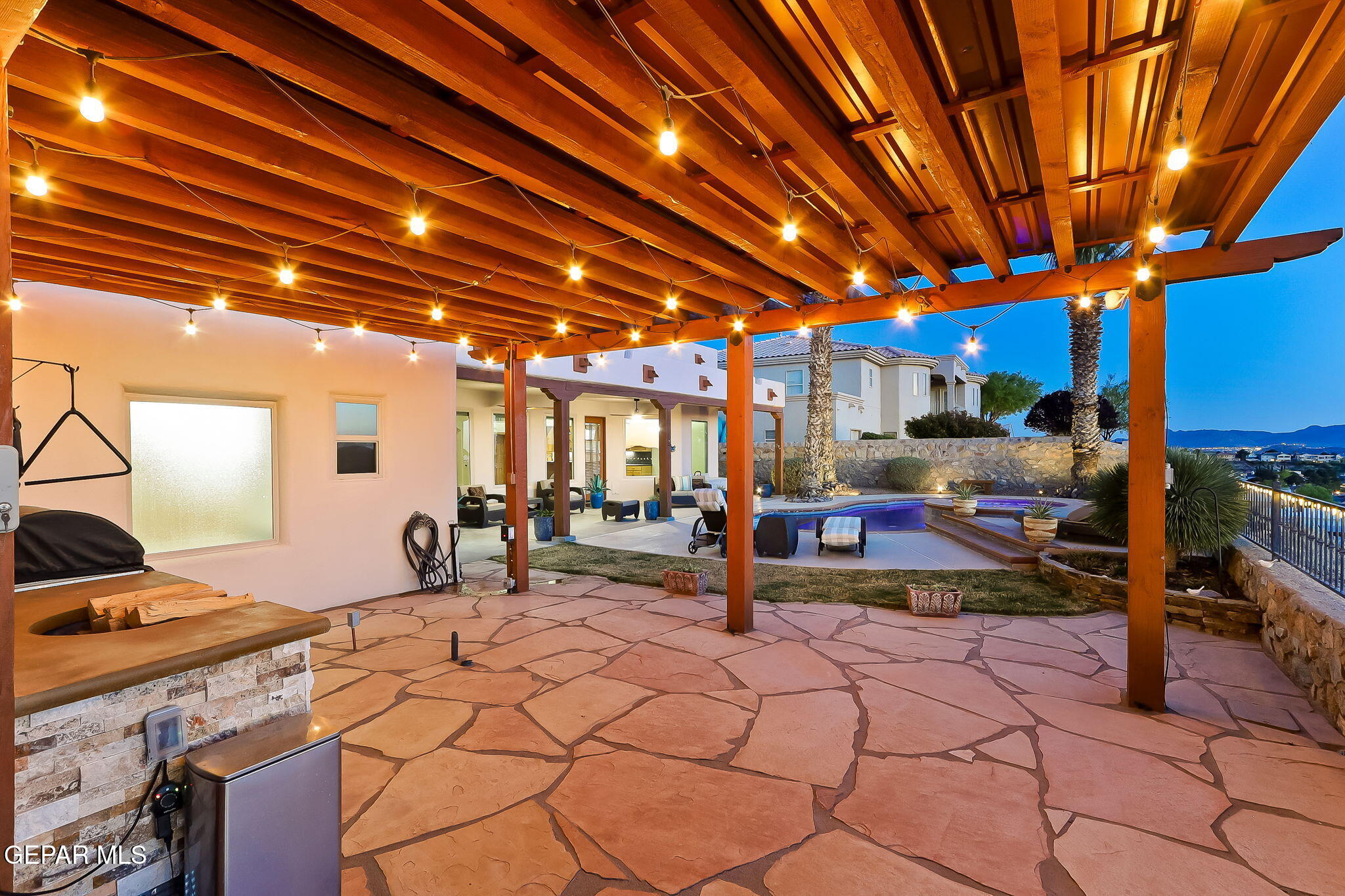 1043 CALLE FLOR Place