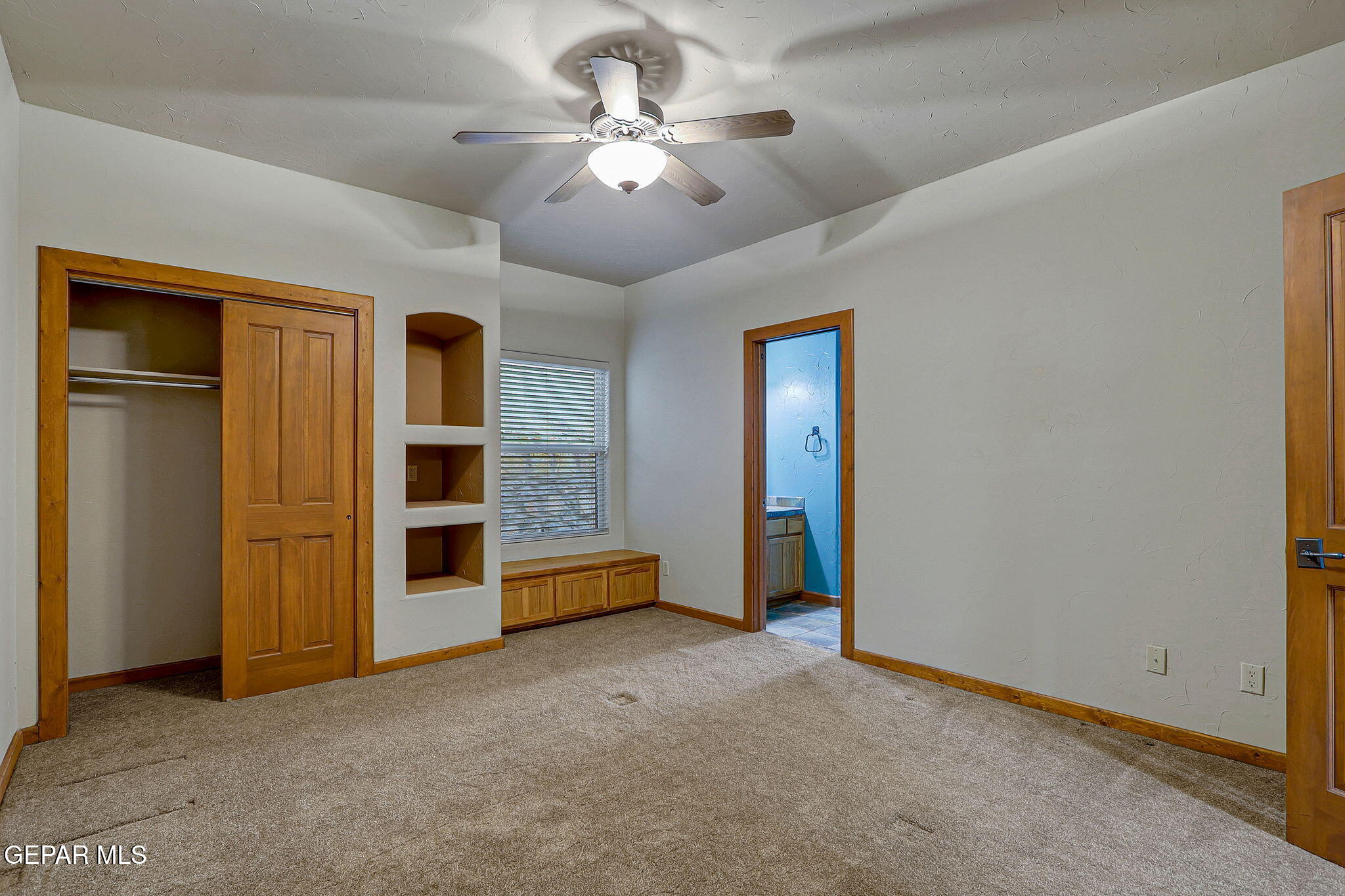 1043 CALLE FLOR Place
