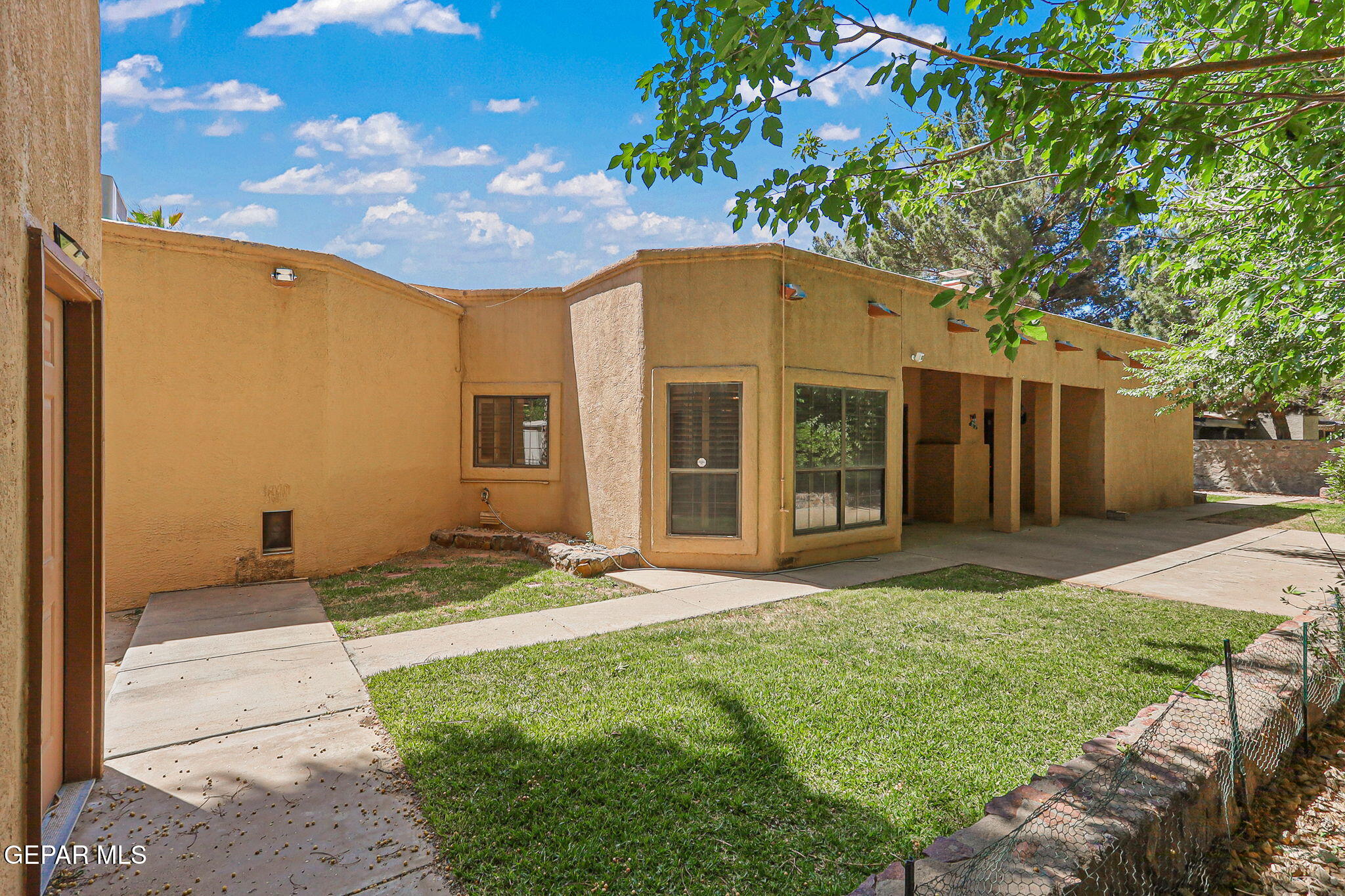 509 LESLIE WARD Court