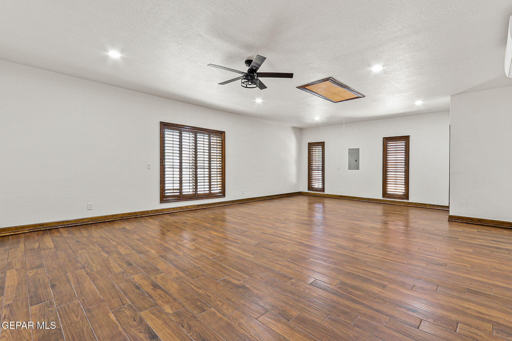509 LESLIE WARD Court