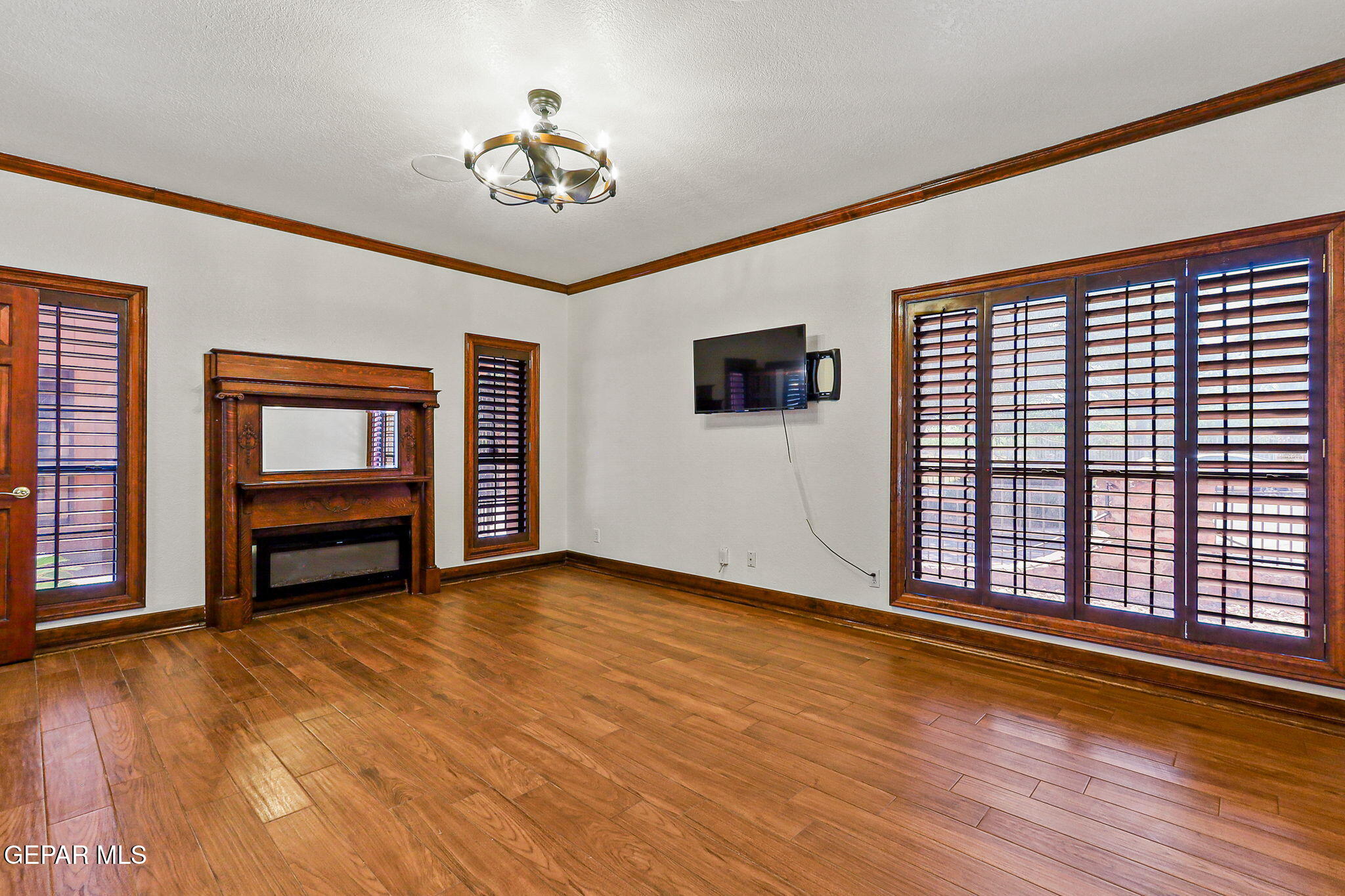 509 LESLIE WARD Court