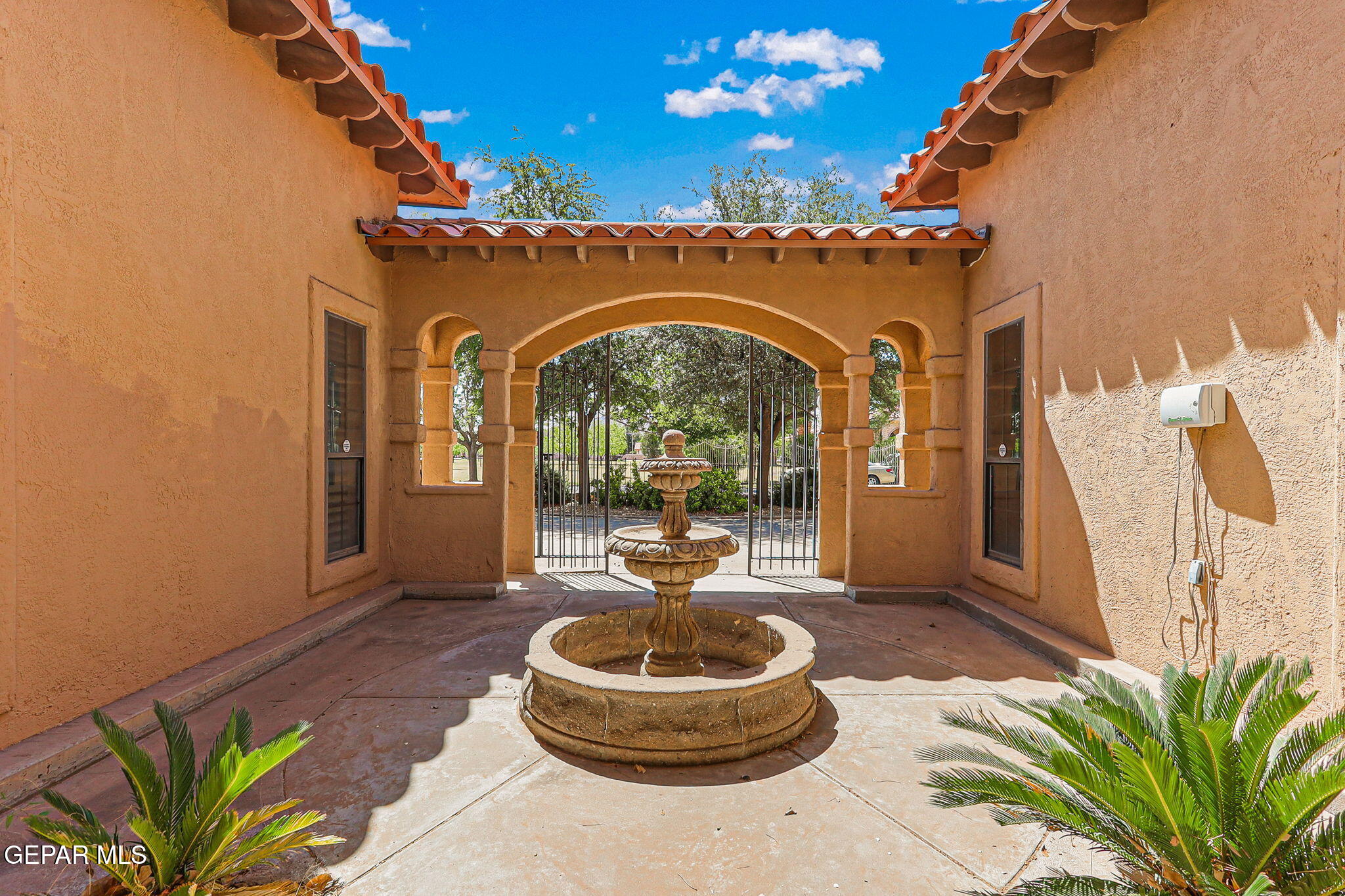 509 LESLIE WARD Court