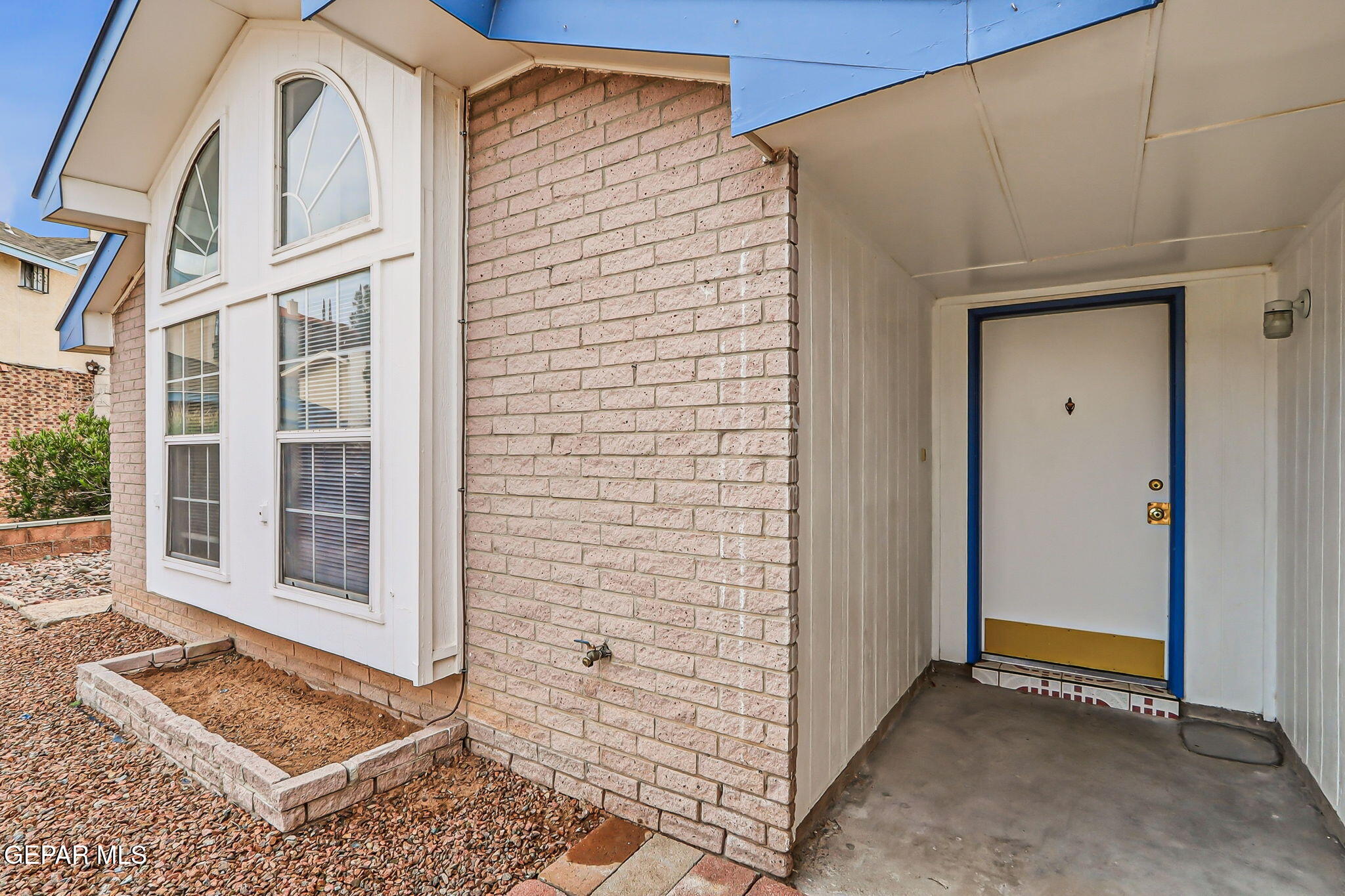 905 MARK WALLACE Lane