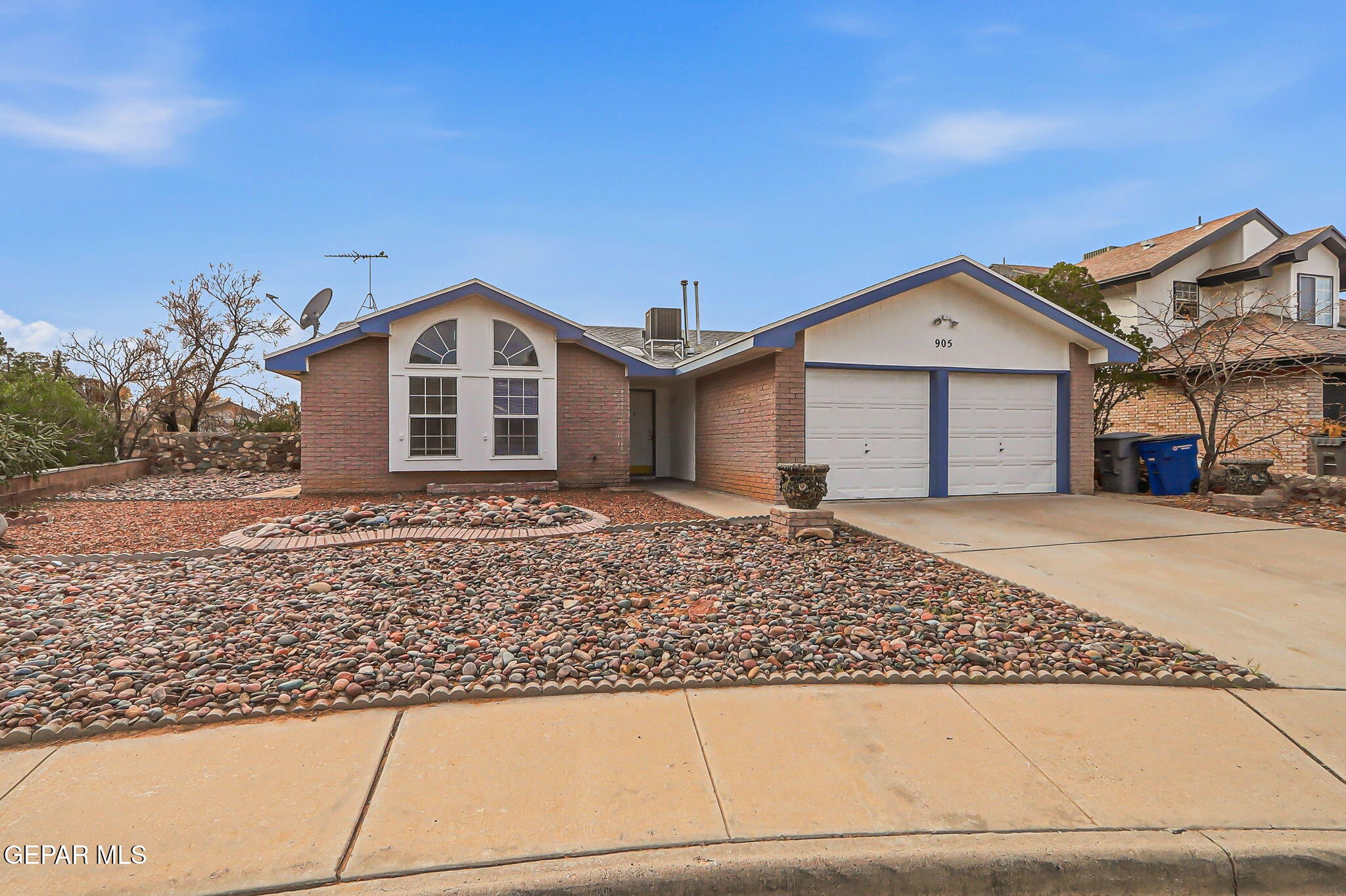 905 MARK WALLACE Lane