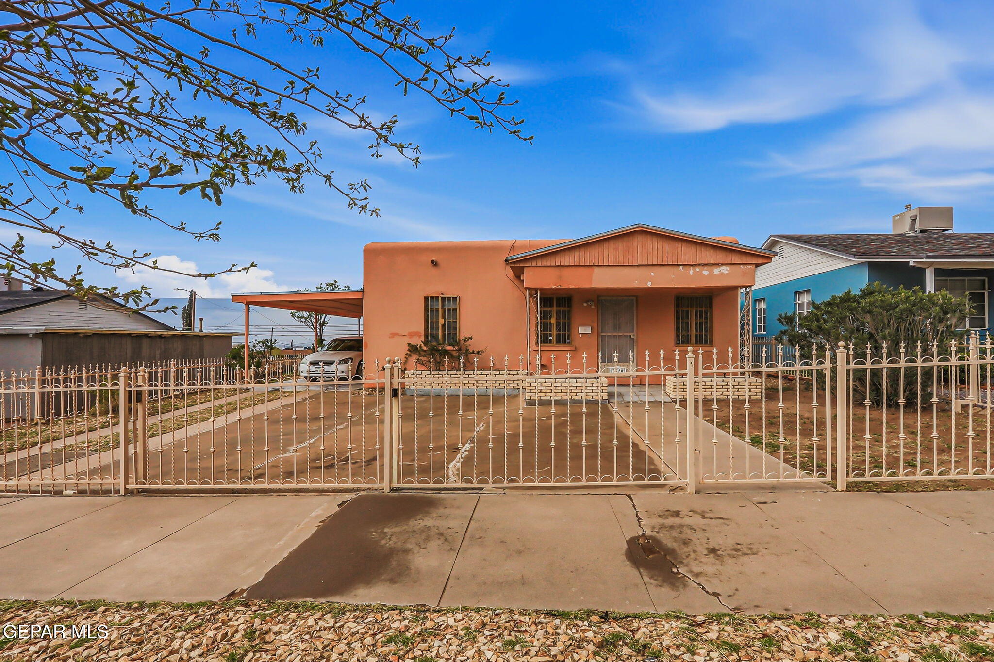 2528 MCKINLEY Avenue