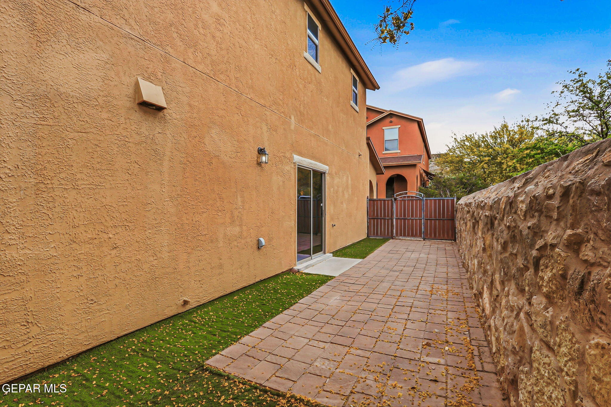 6657 BOULDER CANYON Lane