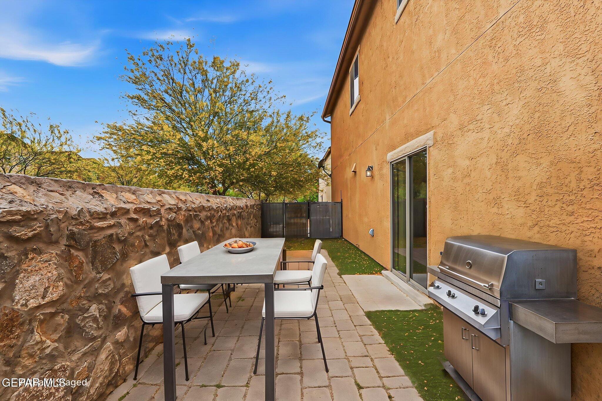 6657 BOULDER CANYON Lane