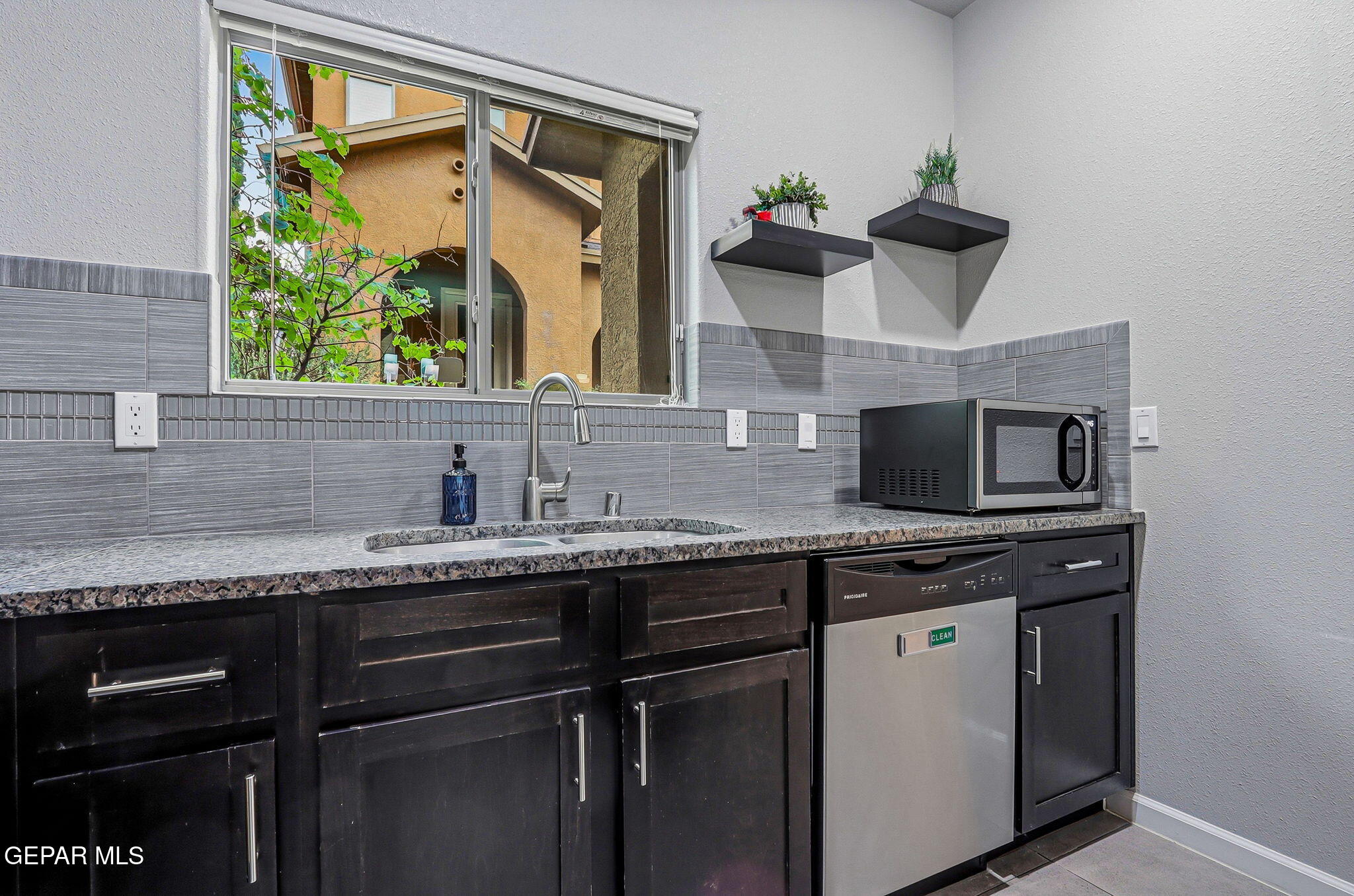 6657 BOULDER CANYON Lane
