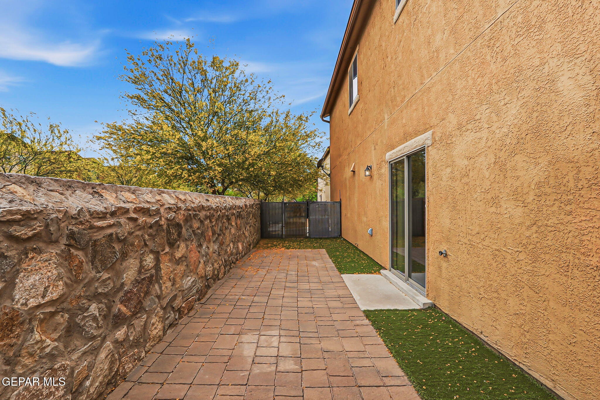 6657 BOULDER CANYON Lane