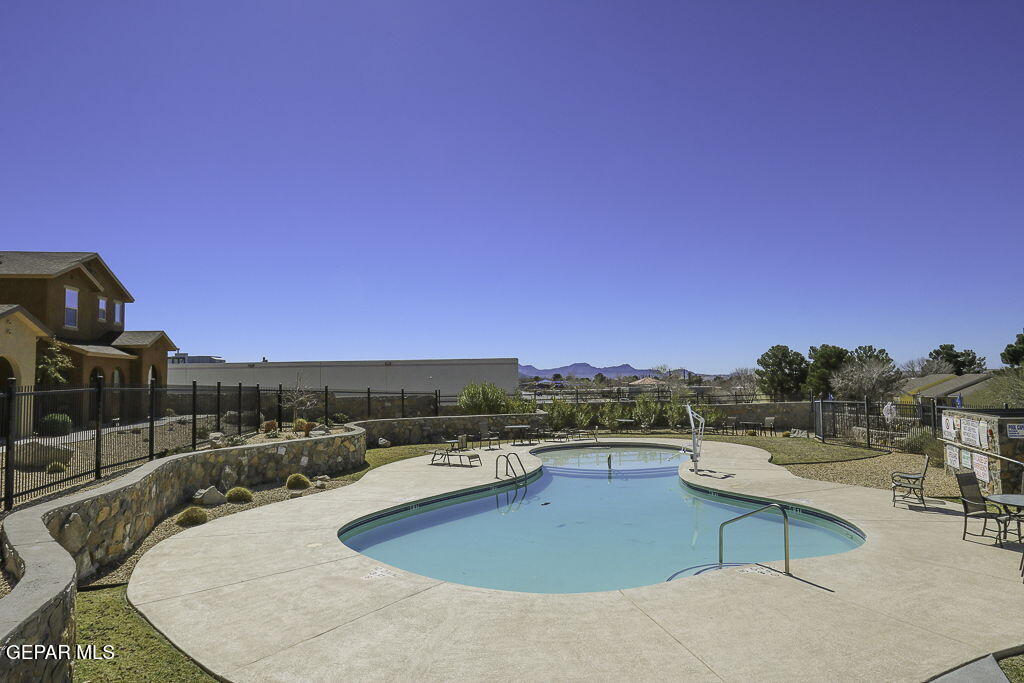 6657 BOULDER CANYON Lane