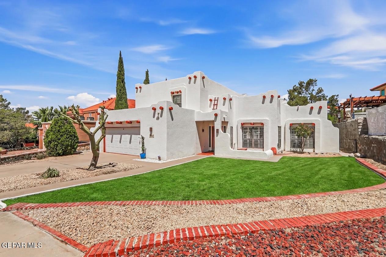 605 MOONDALE Drive
