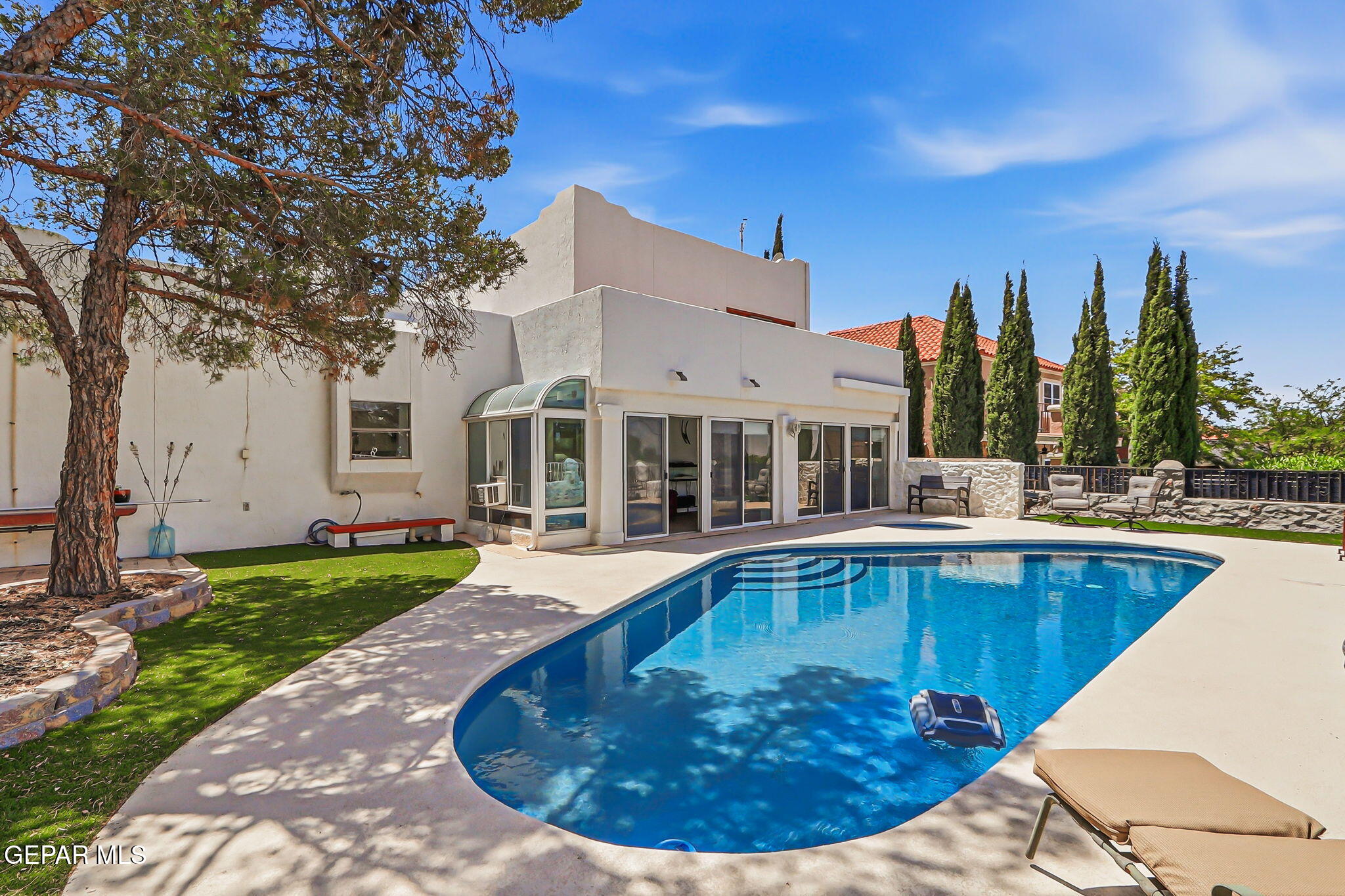 605 MOONDALE Drive