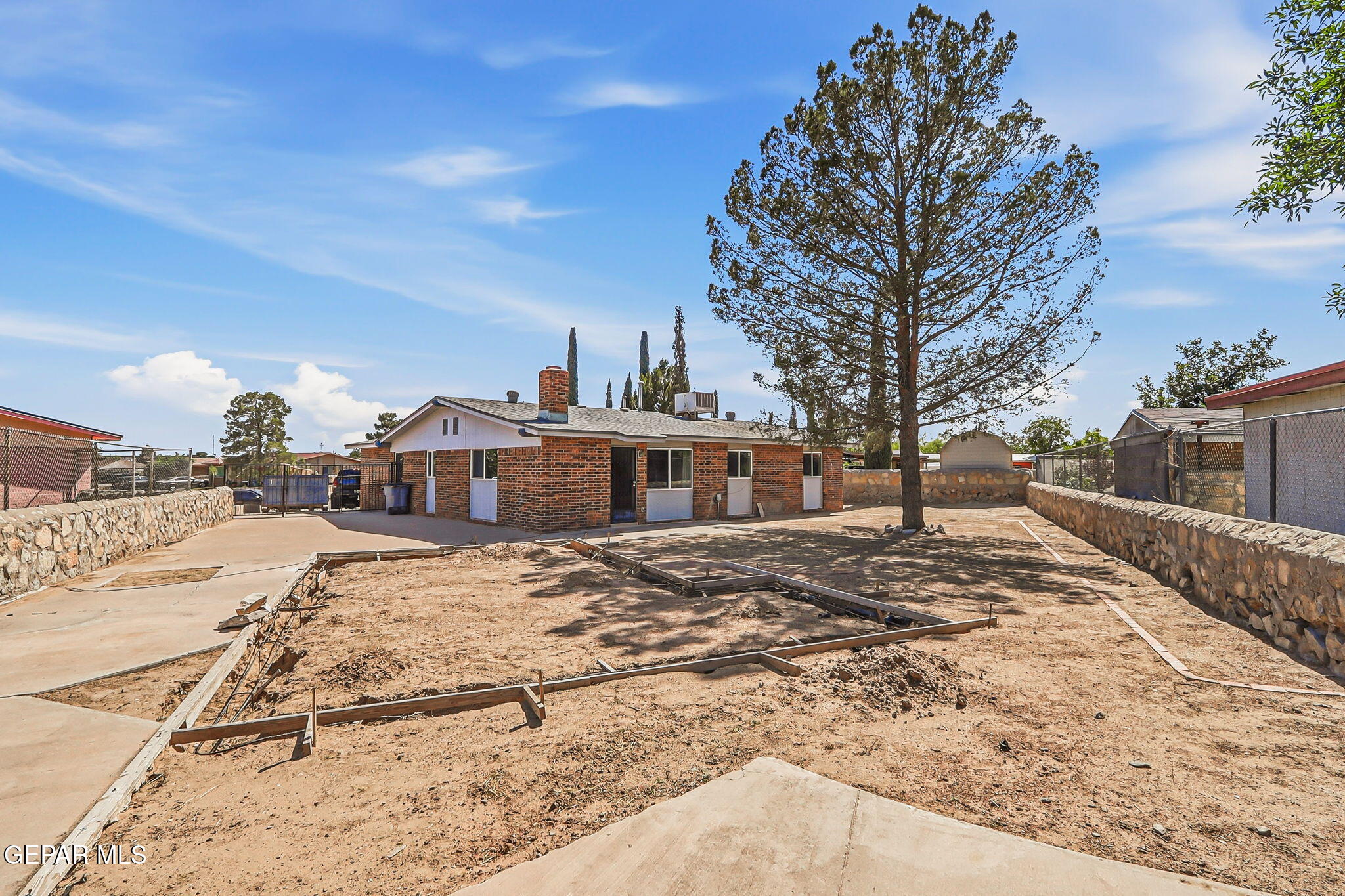 8400 FURMAN Place