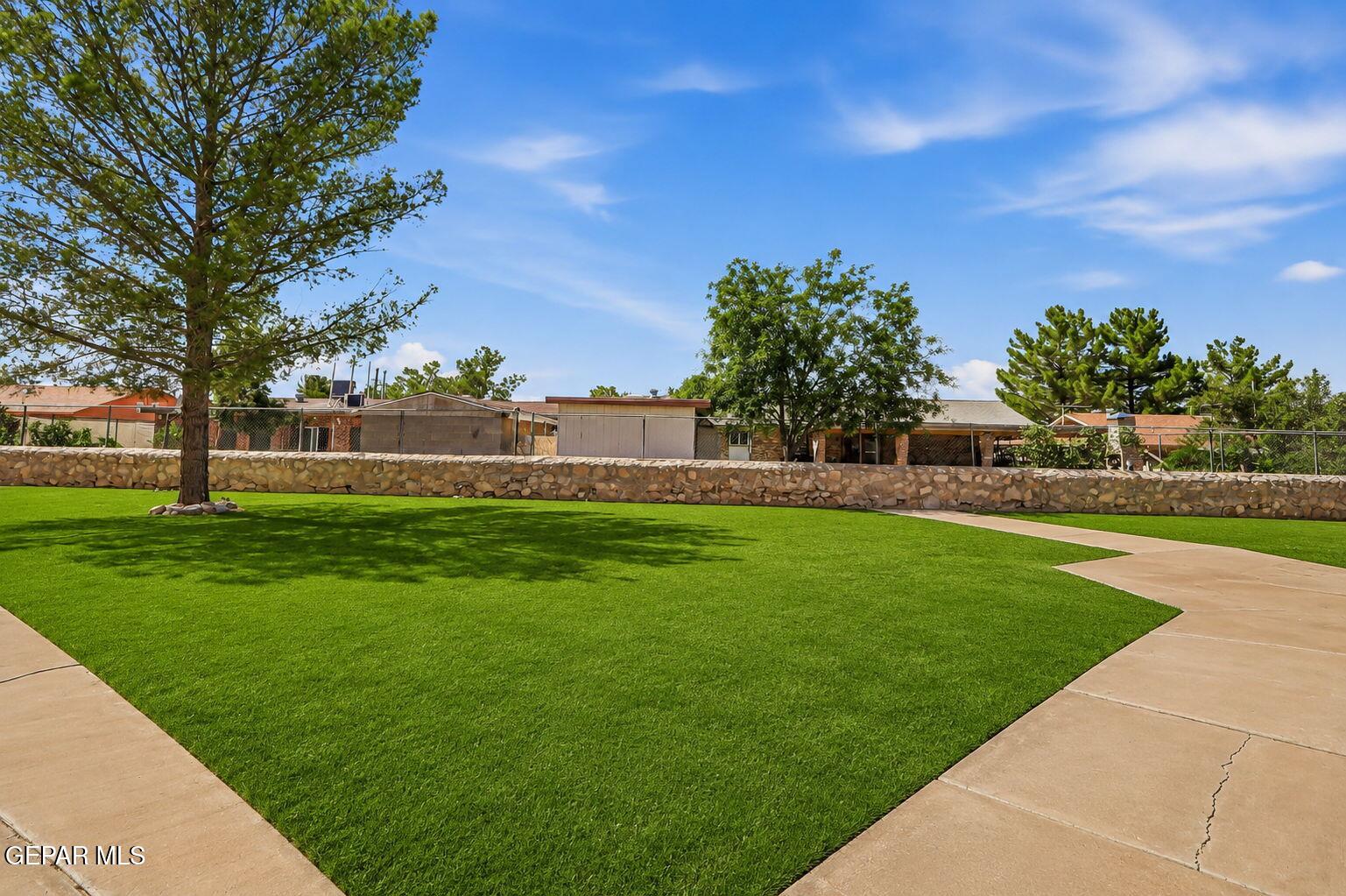 8400 FURMAN Place
