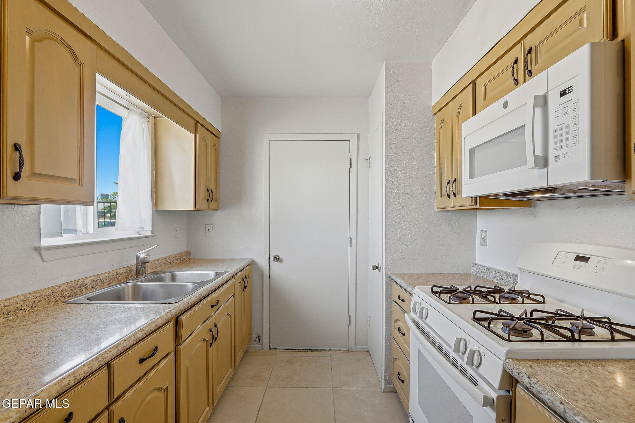 8400 FURMAN Place